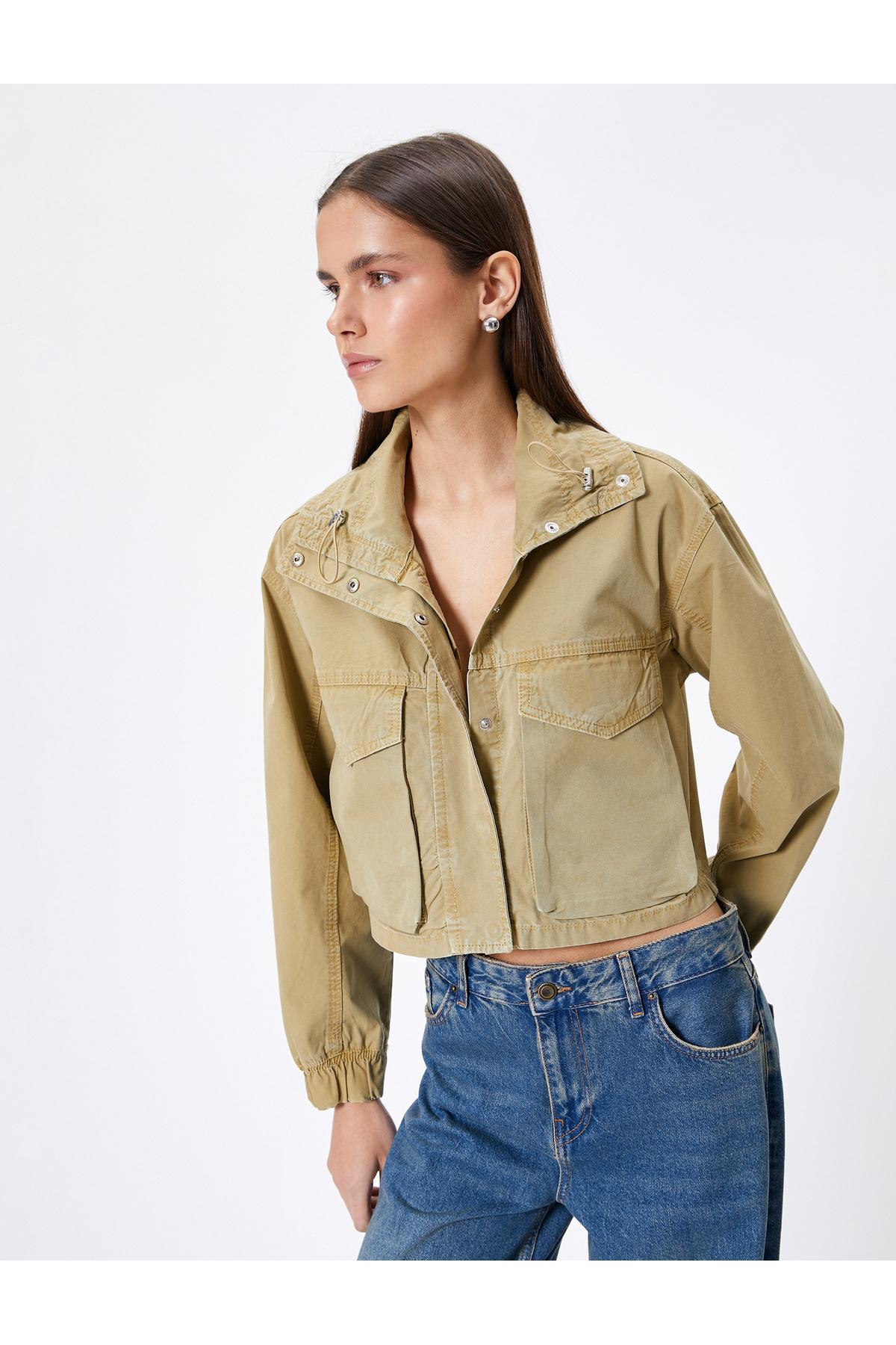 ژاکت کوتاه سایز بزرگ با یقه ایستاده با جزئیات جیب فلپ