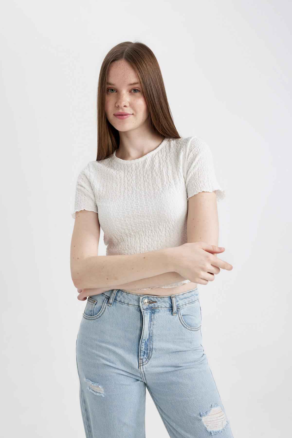 تیشرت آستین کوتاه یقه خدمه