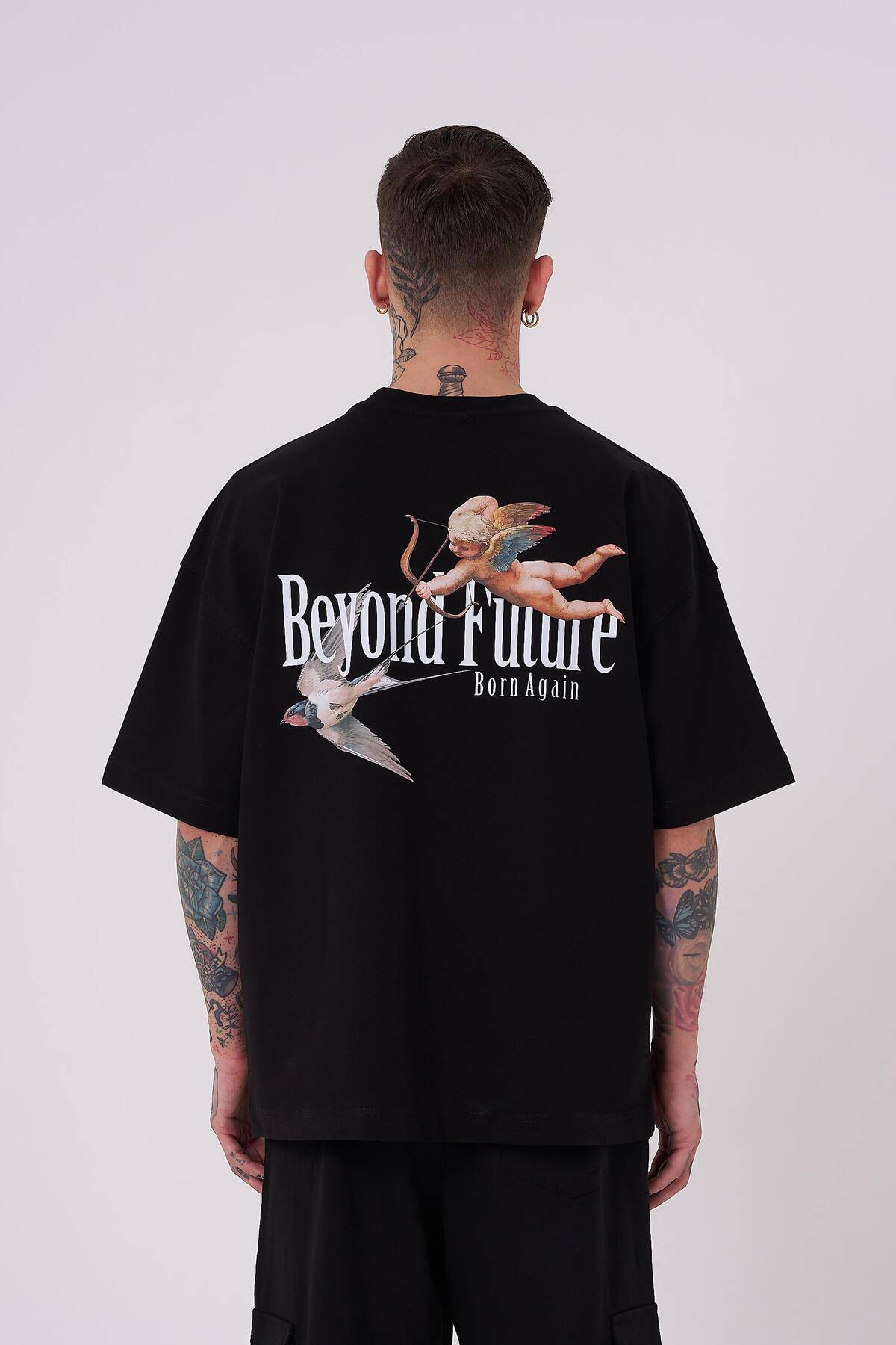 تیشرت مردانه خاکستری با چاپ فراتر از آینده