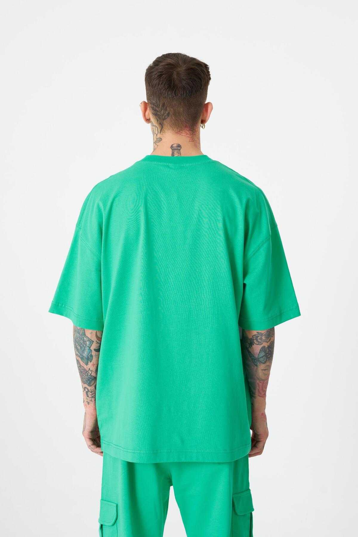 تیشرت مردانه با چاپ پیکاچو سبز روشن