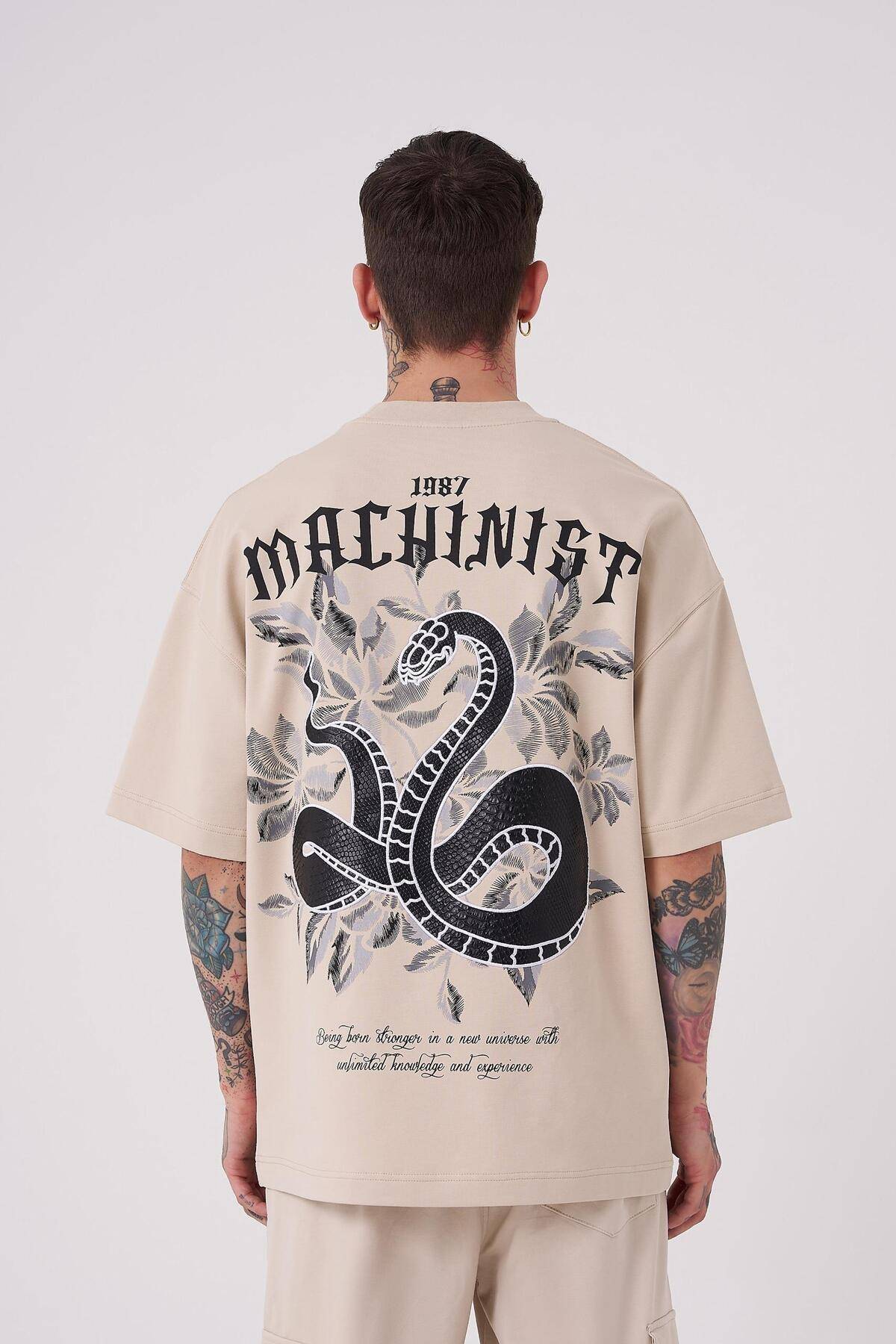 تیشرت اکرو سایز اُورسایز چاپ مار مردانه