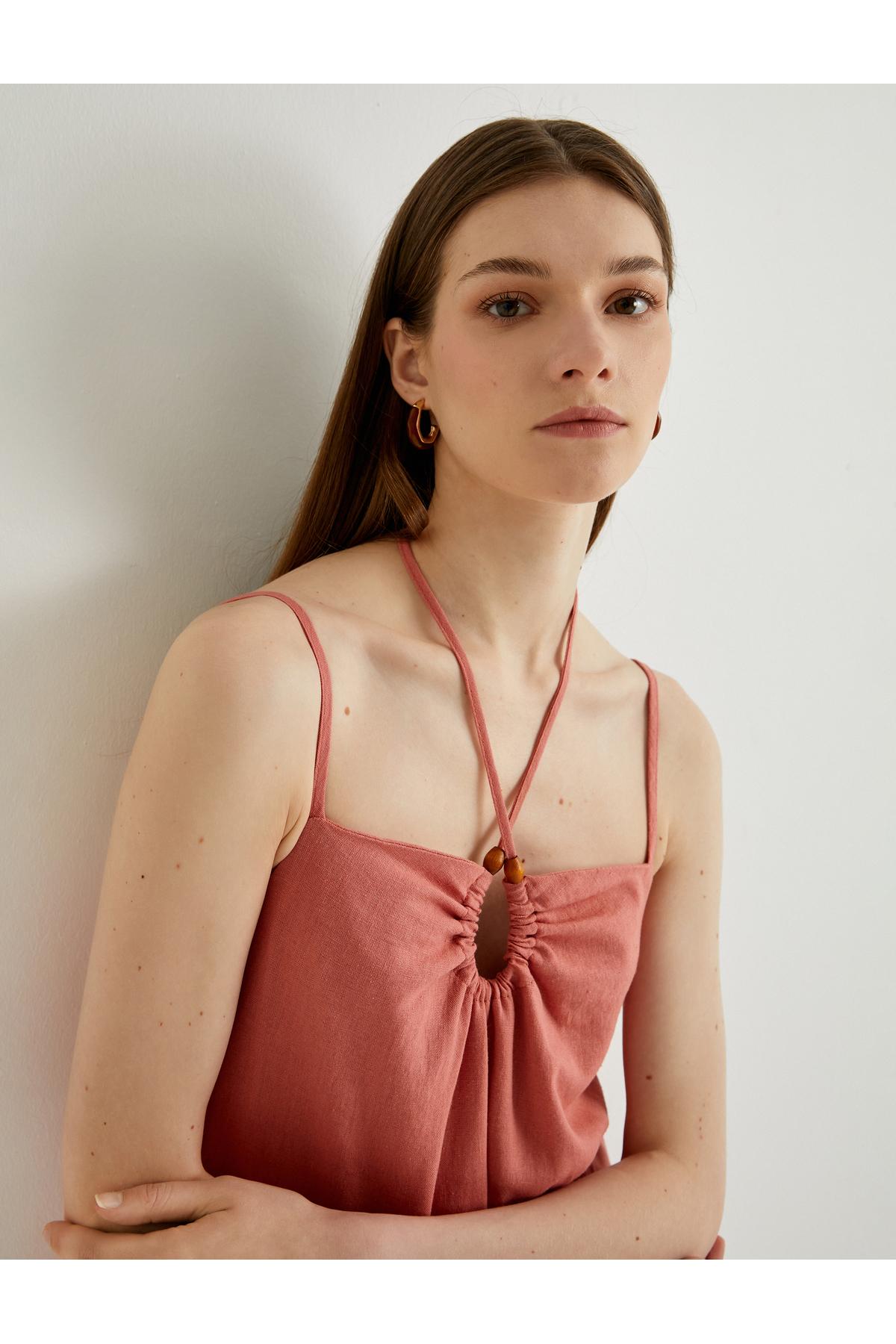 چاک جزئی پنجره یقه هالتر لباس کتان میدی