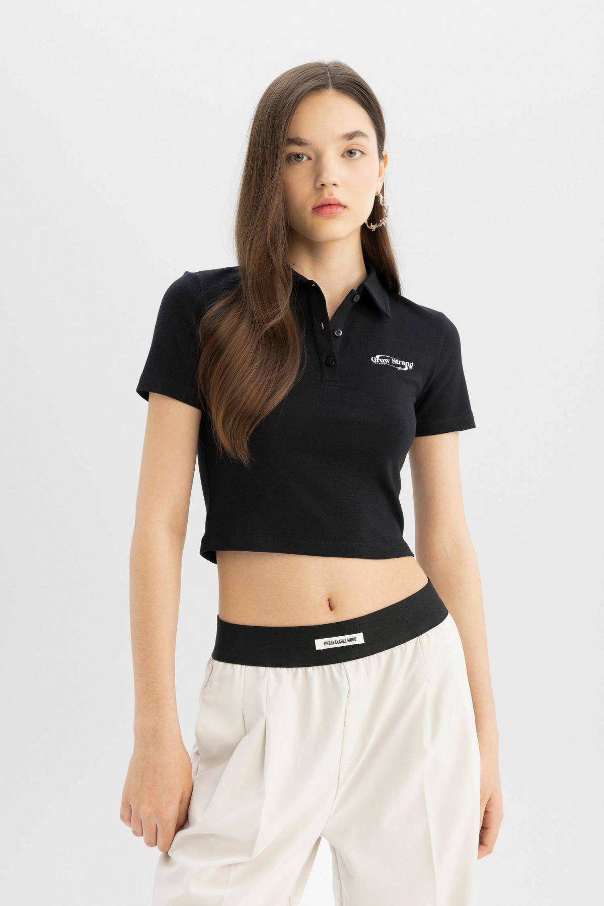 تیشرت آستین کوتاه یقه یقه دار زیبا