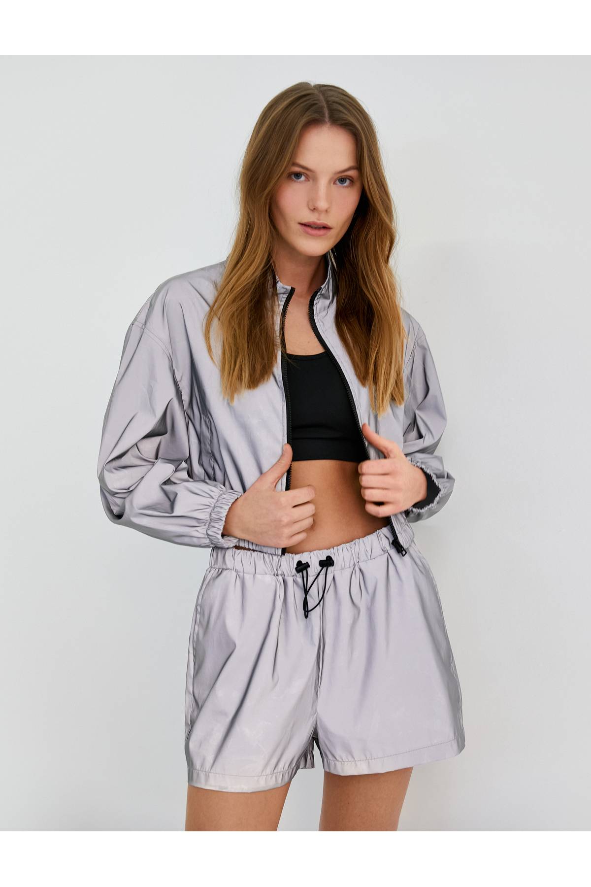 کت فلزی اسپرت برش ریلکس با جزئیات جیب زیپی