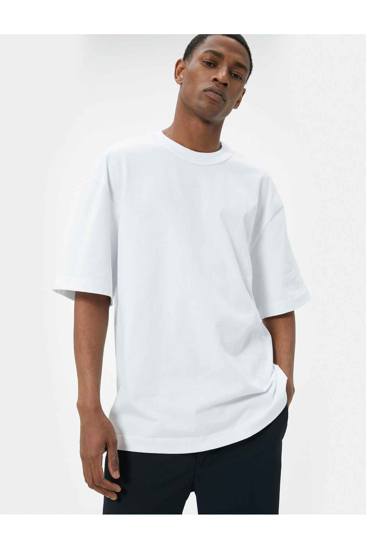 تیشرت قابل شستشو سایز بزرگ با آستین کوتاه یقه خدمه با جزئیات دوخت