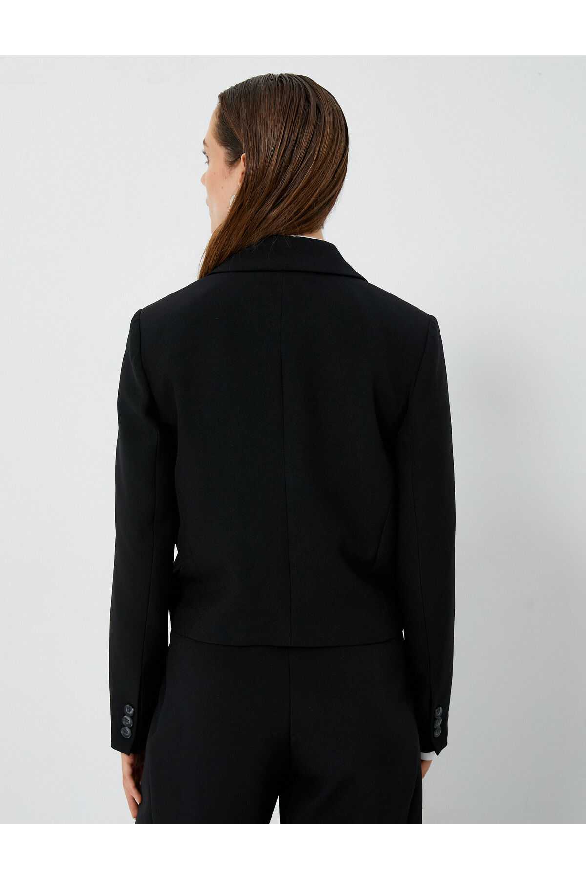 کت بلیزر دو سینه دکمه دار با جیب