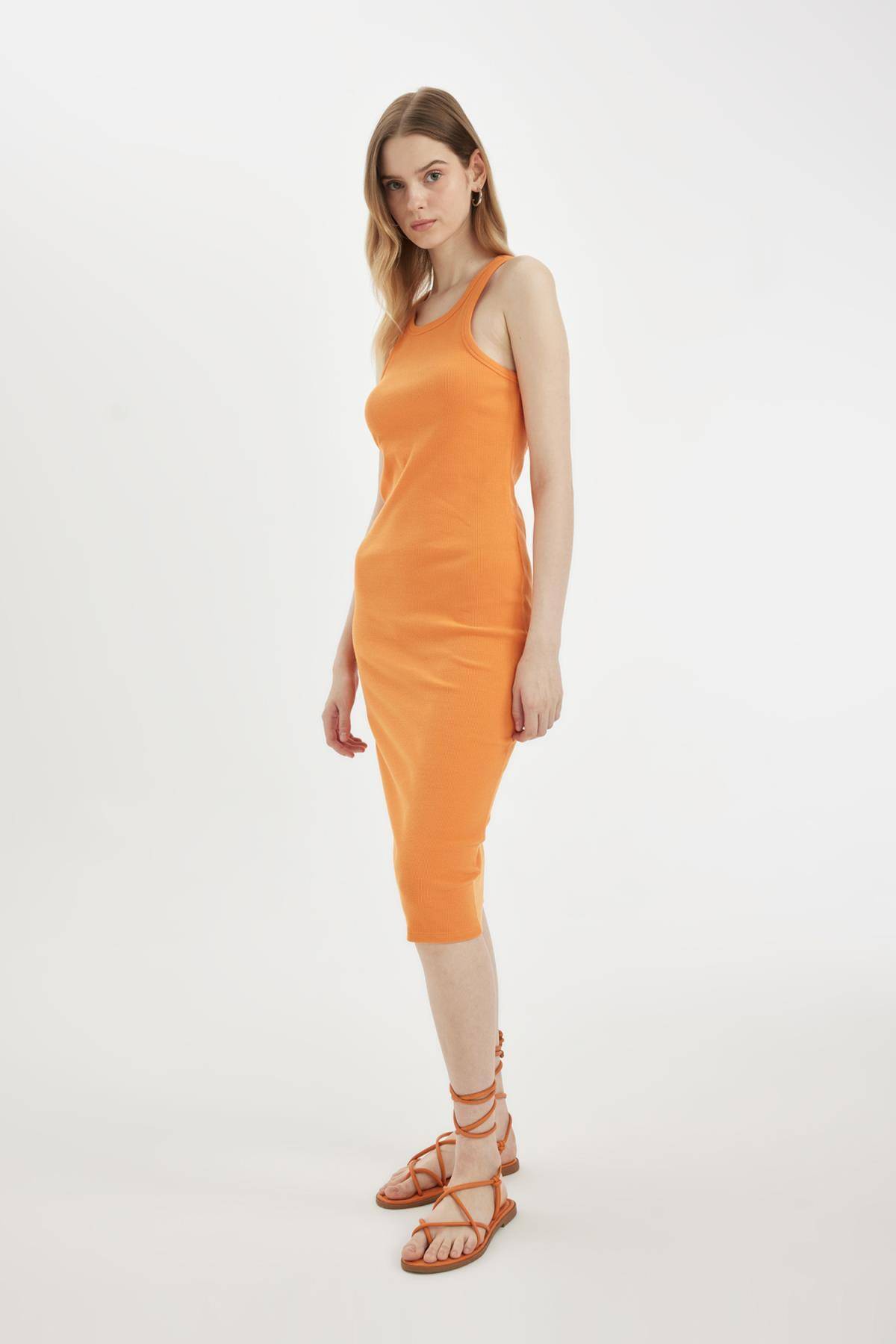 لباس میدی آستین دار آستین دار با یقه هالتر بادیکن