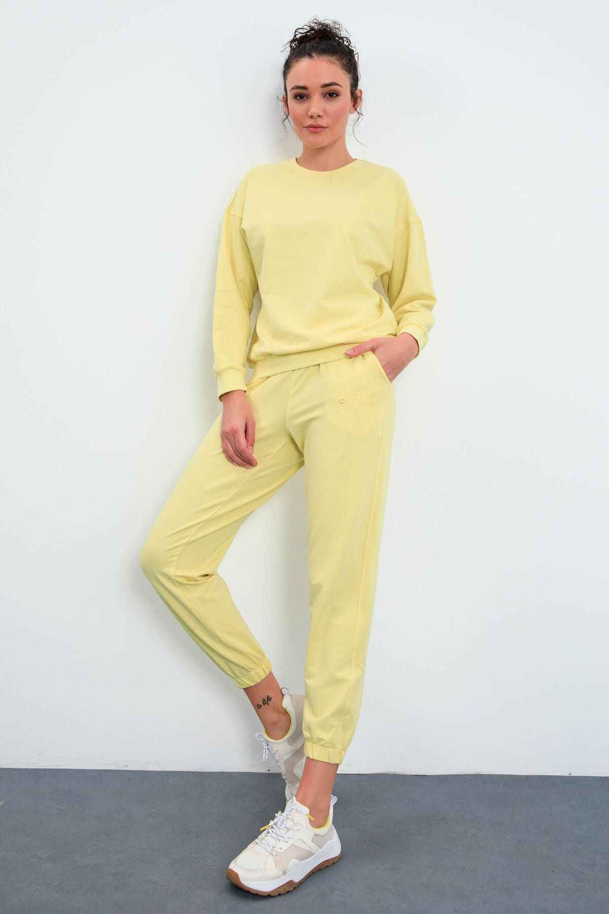 ست لباس ورزشی زنانه یقه O اورسایز الاستیک