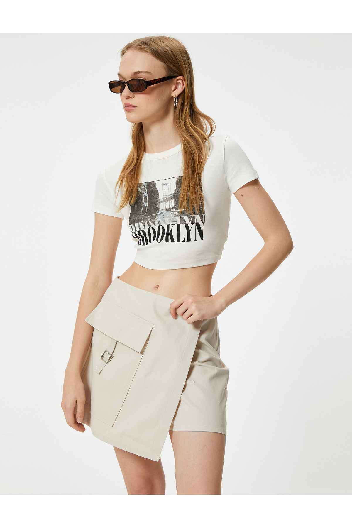 دامن شلوارک باری با کمربند دو سینه با جیب باریک مناسب