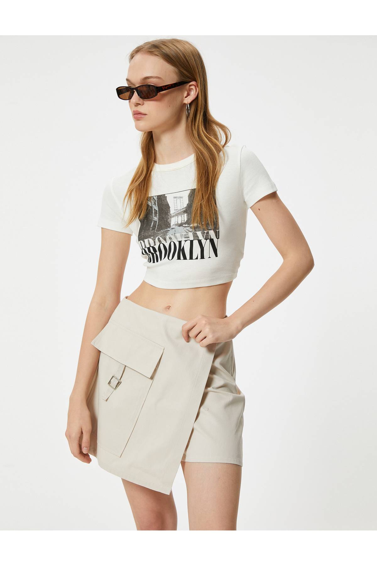 دامن شلوارک باری با کمربند دو سینه با جیب باریک مناسب