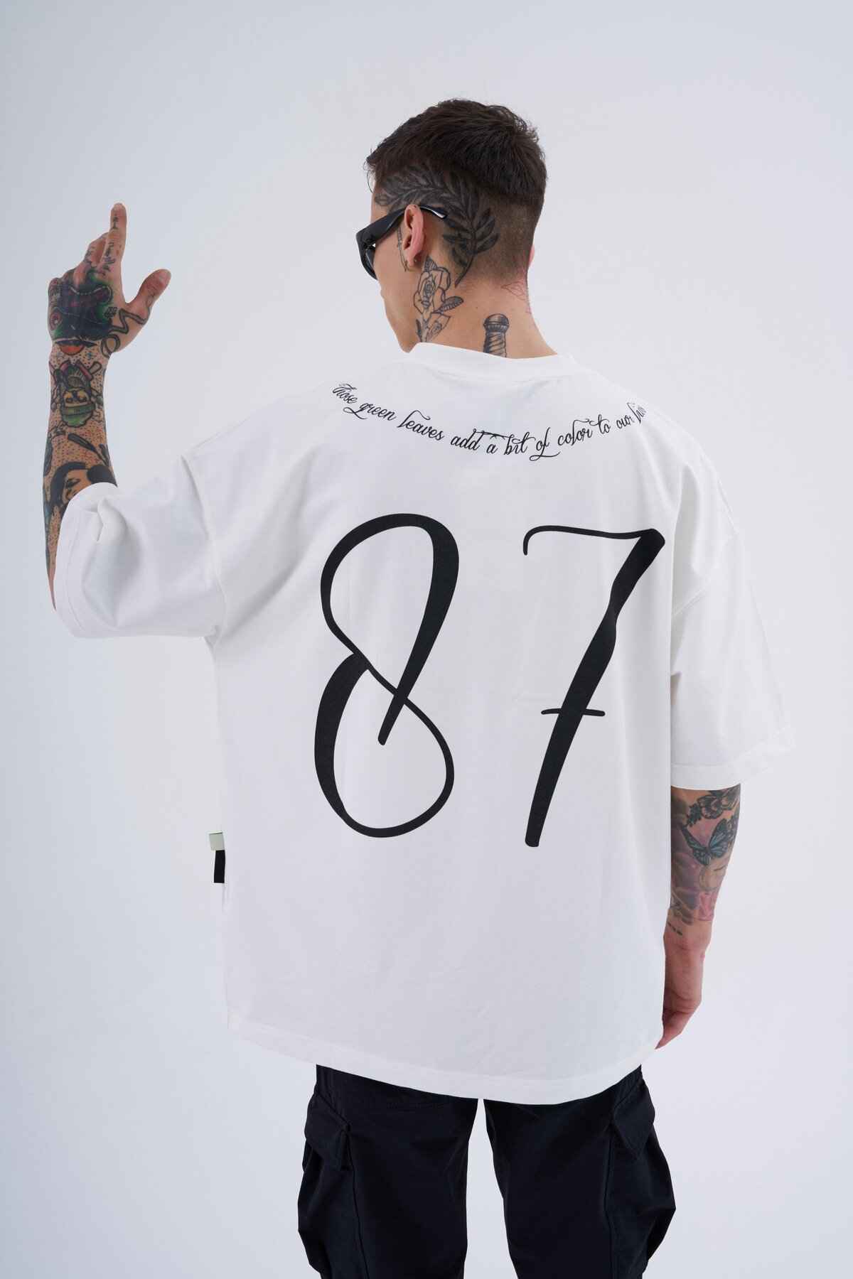 تیشرت مردانه بنفش با چاپ گیاهی