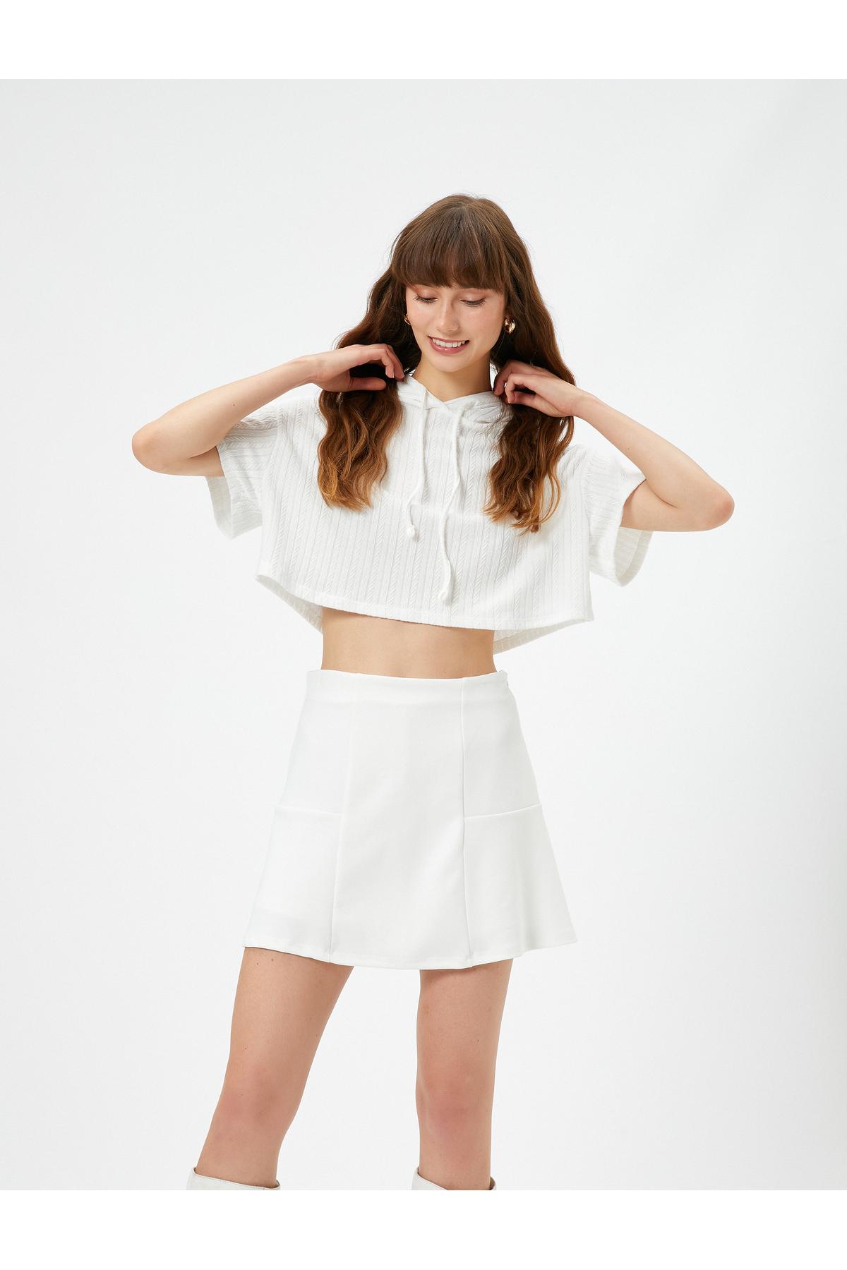 بلوز کلاه دار آستین کوتاه موتیف بافتنی