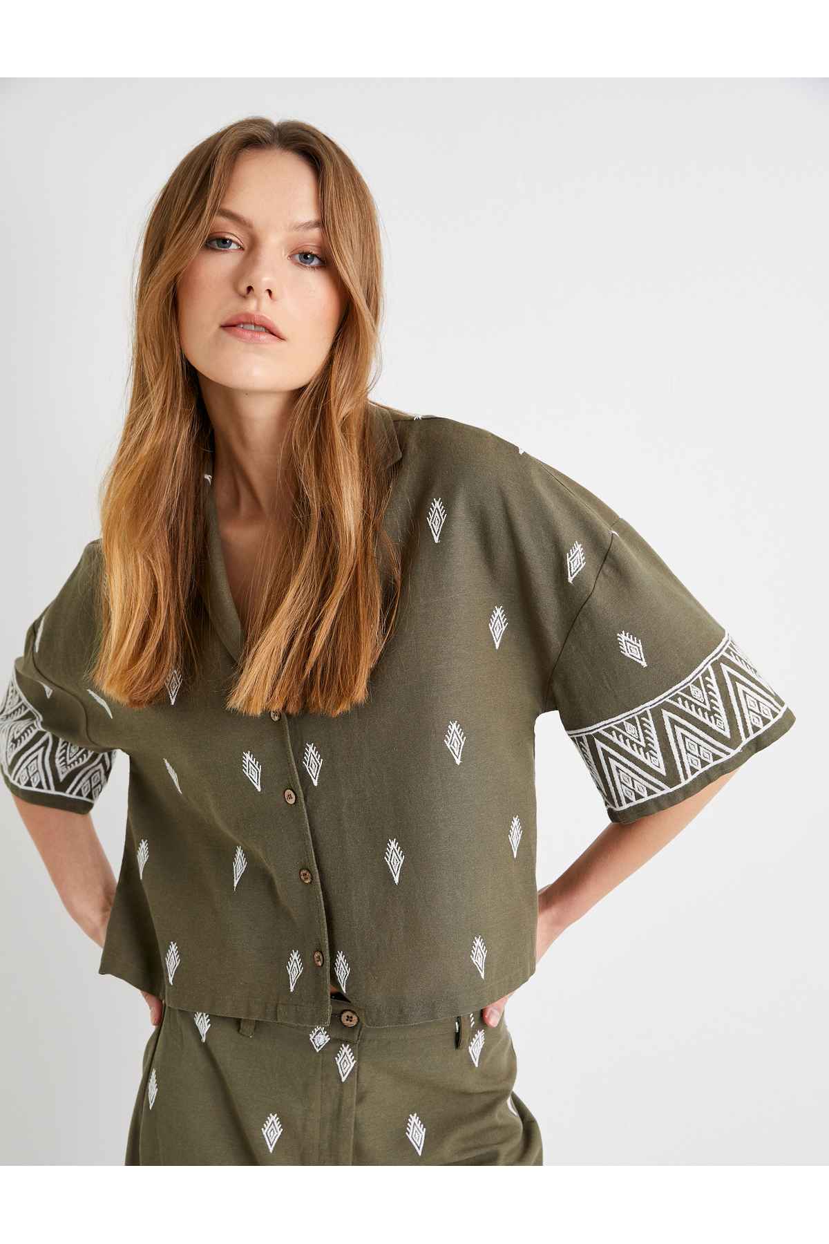 پیراهن برش با طرح قومی آستین کوتاه دکمه دار