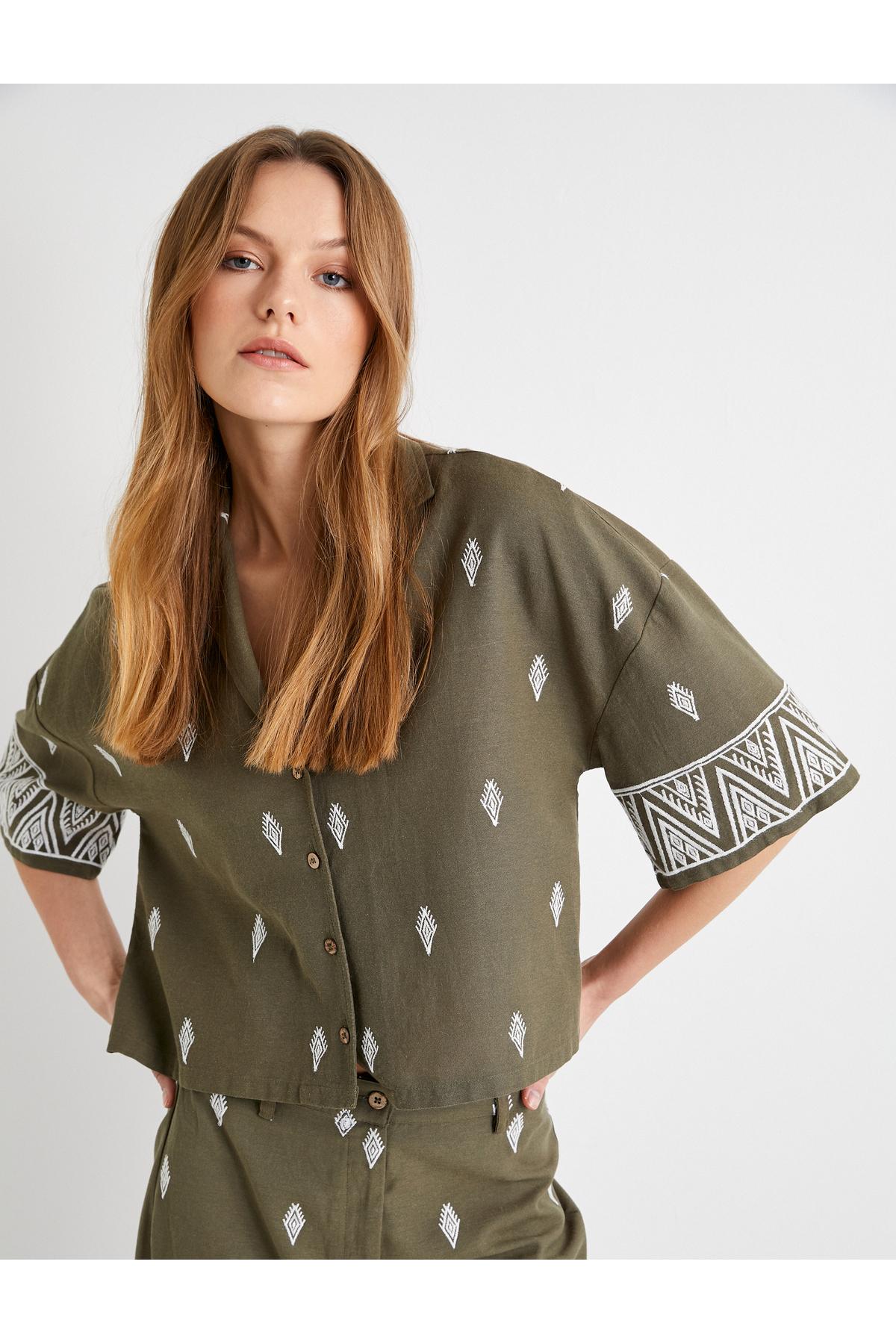 پیراهن برش با طرح قومی آستین کوتاه دکمه دار