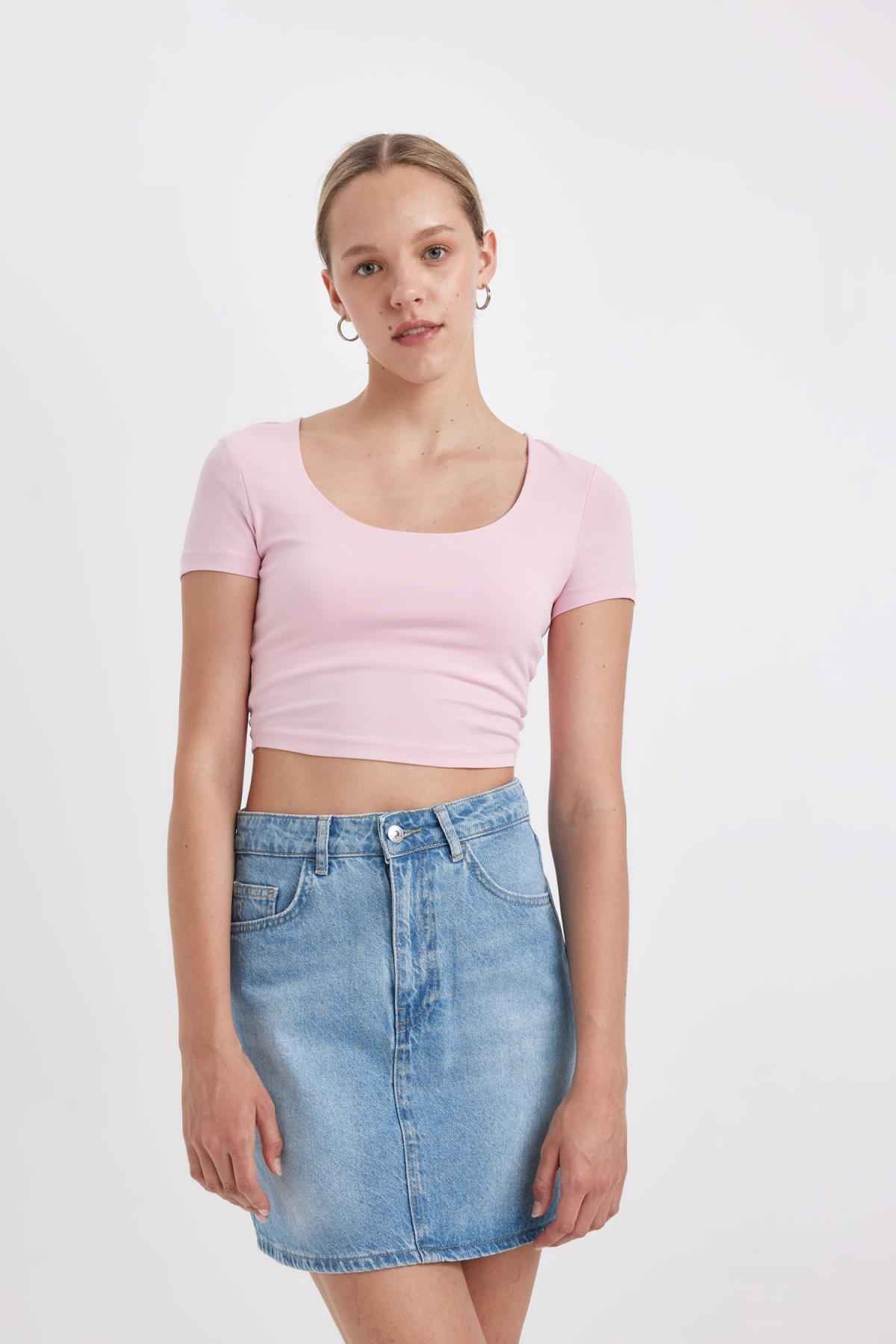 تیشرت آستین کوتاه یقه U