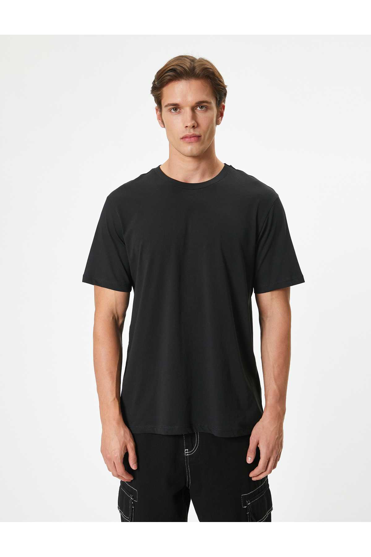 تیشرت پایه آستین کوتاه یقه خدمه