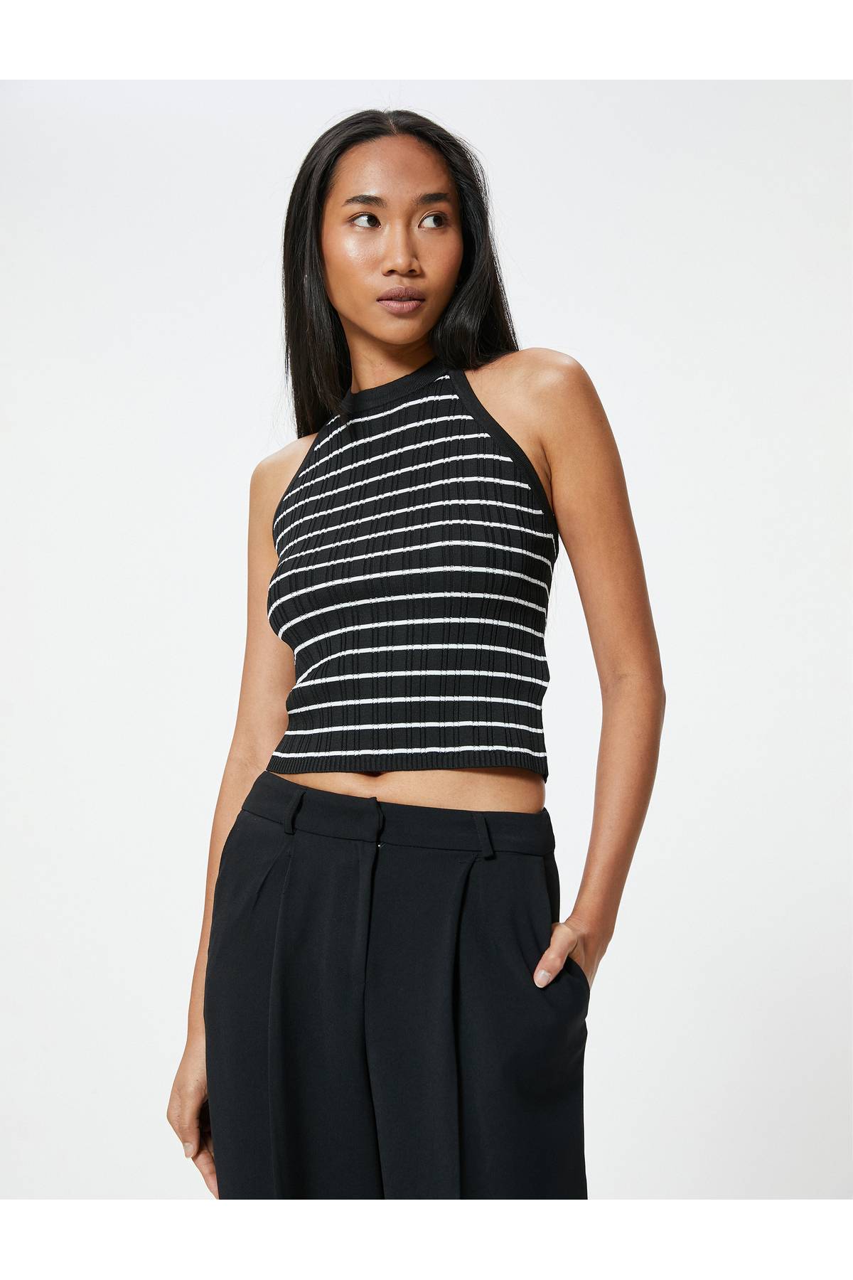 تاپ بافتنی یقه هالتر