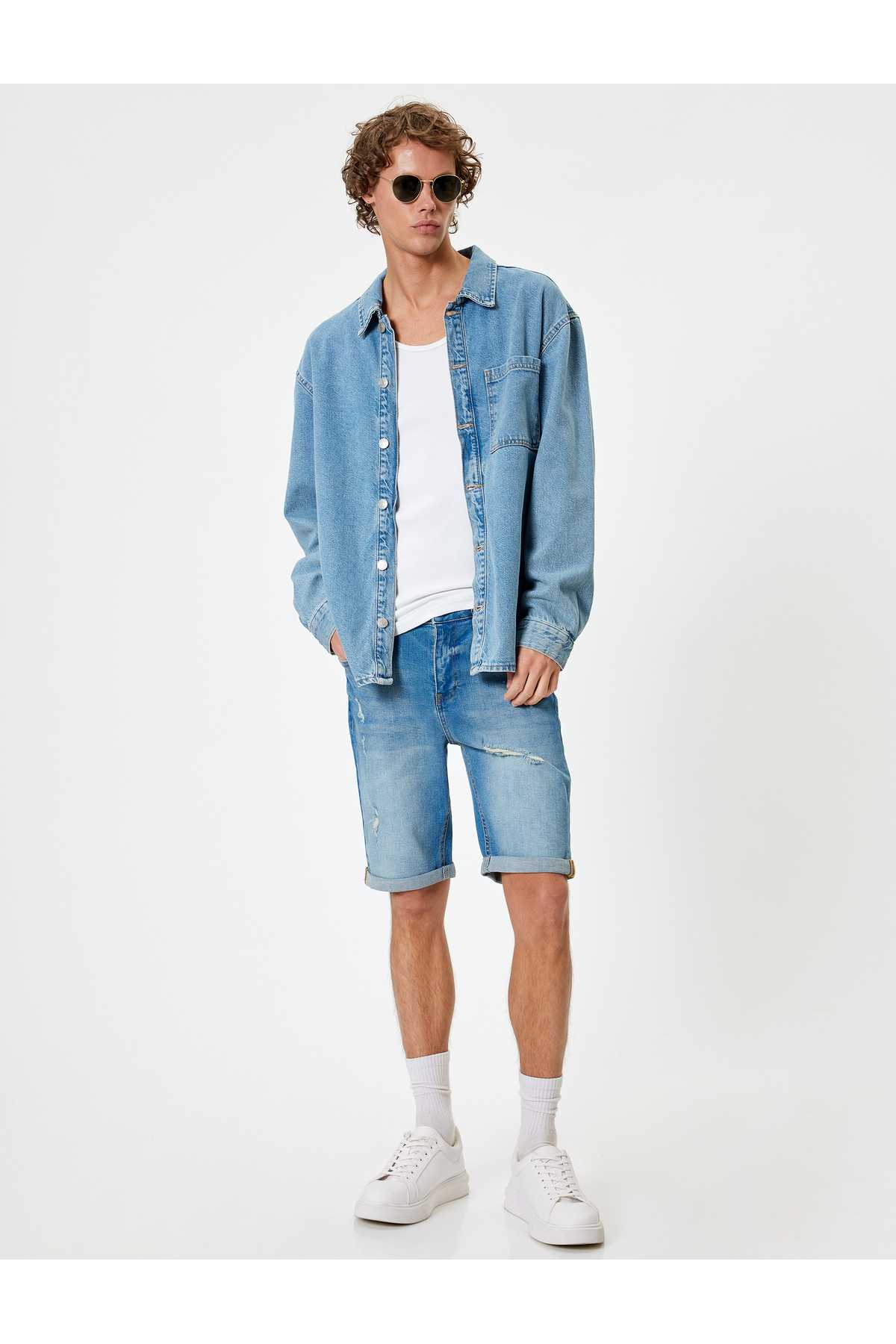 شلوارک جین باریک با دکمه کاف تاشو برمودا