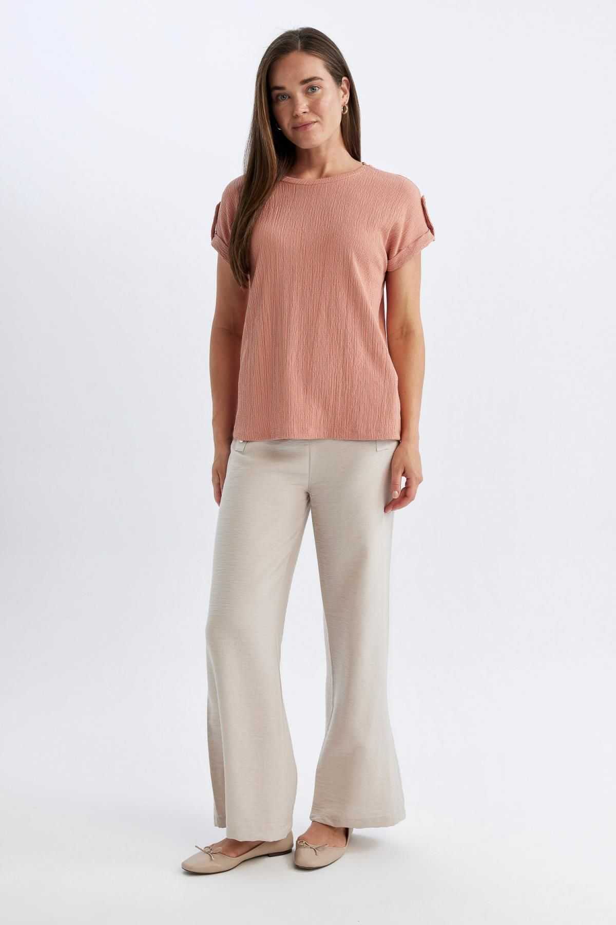 تیشرت آستین کوتاه یقه خدمه فیت معمولی