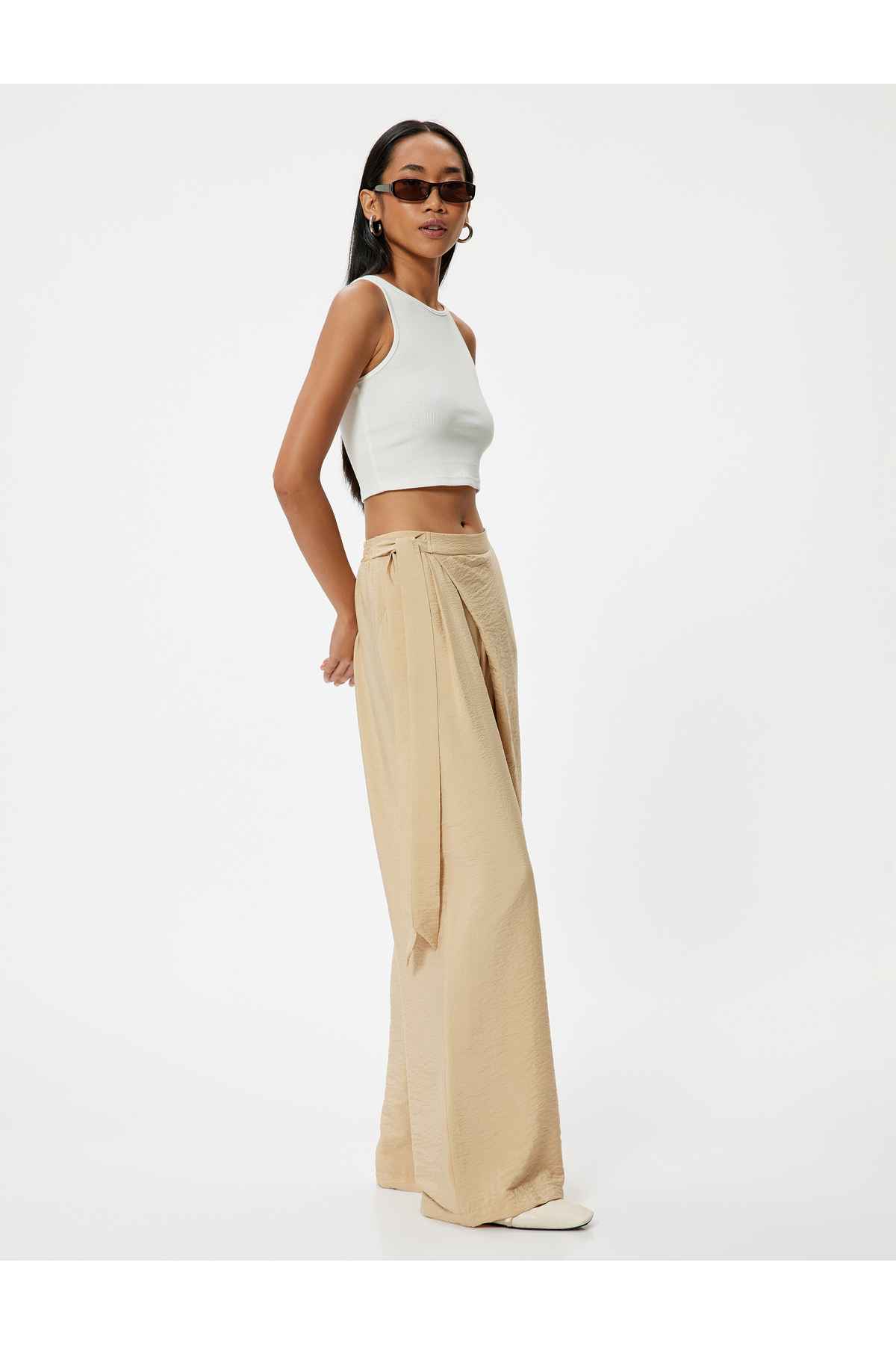 شلوار گشاد کمربند کمر بلند جیب با جزئیات