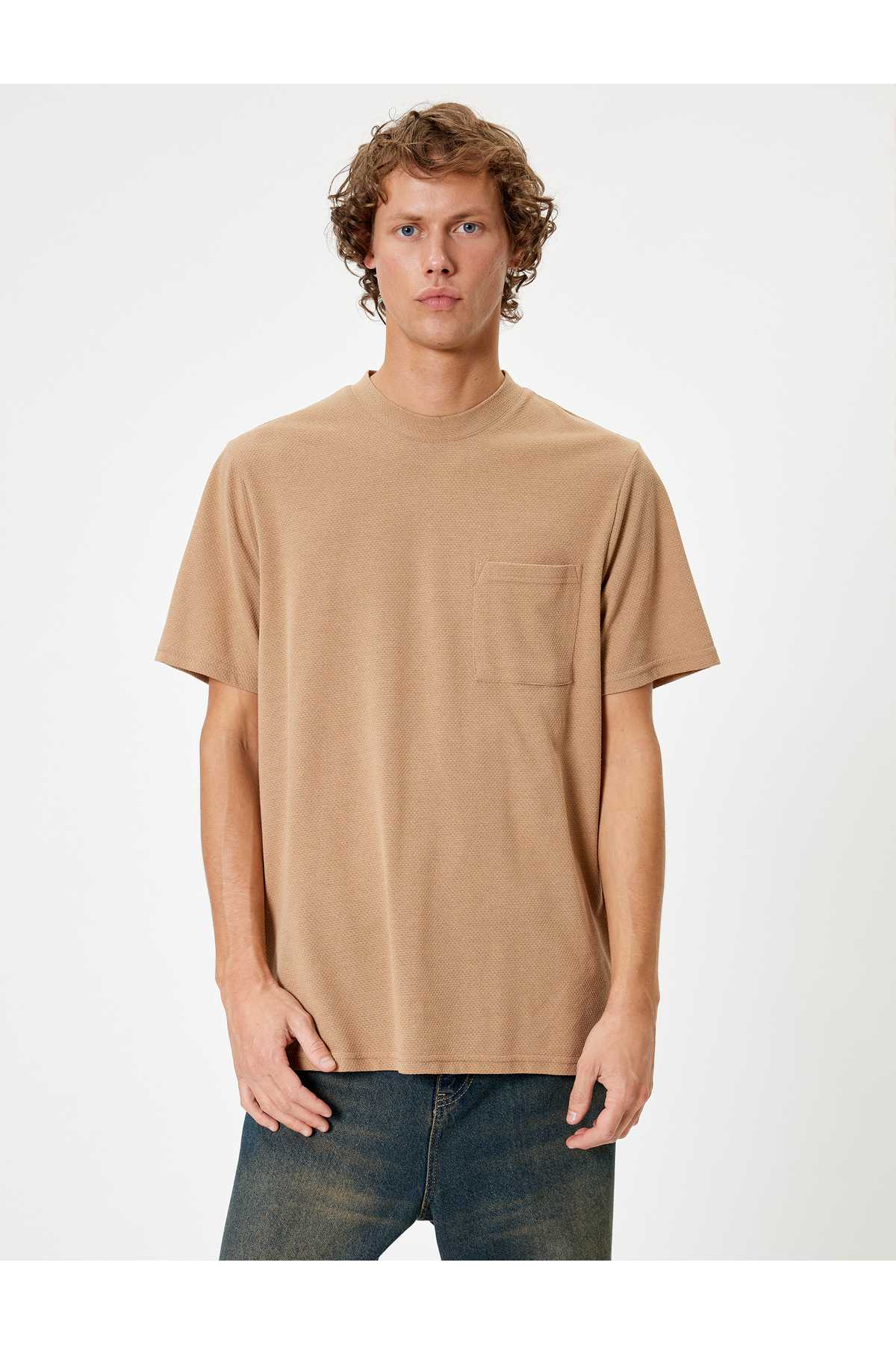 آستین کوتاه تیشرت جیبی تفصیلی یقه خدمه مخلوط پنبه