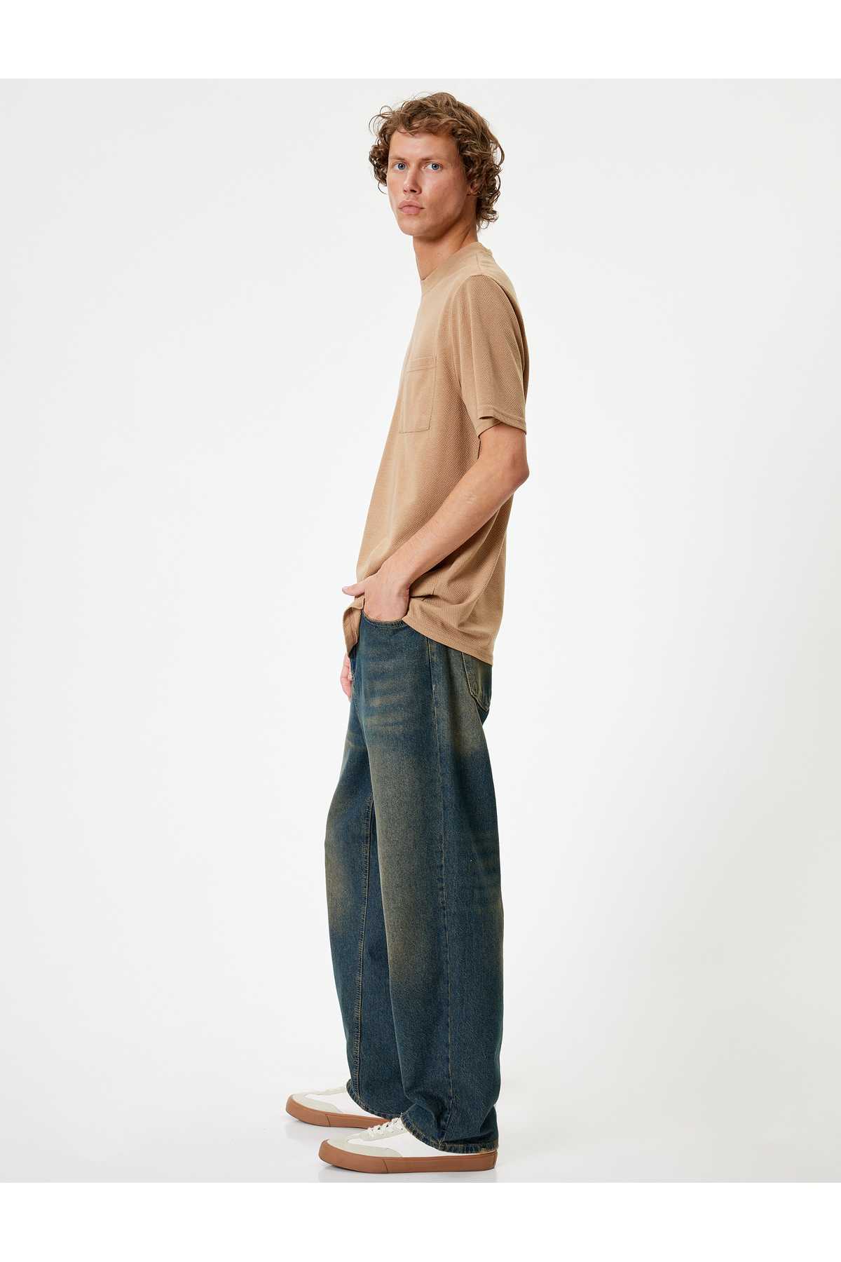 آستین کوتاه تیشرت جیبی تفصیلی یقه خدمه مخلوط پنبه