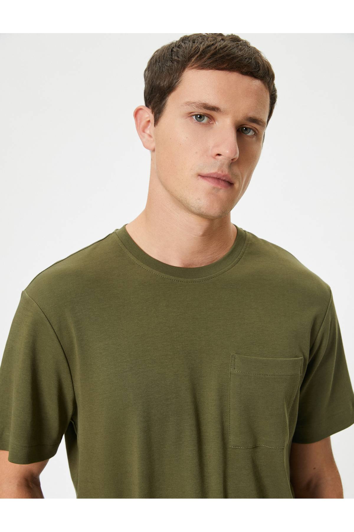 پایه تیشرت جیبی با یقه خدمه آستین کوتاه نخی