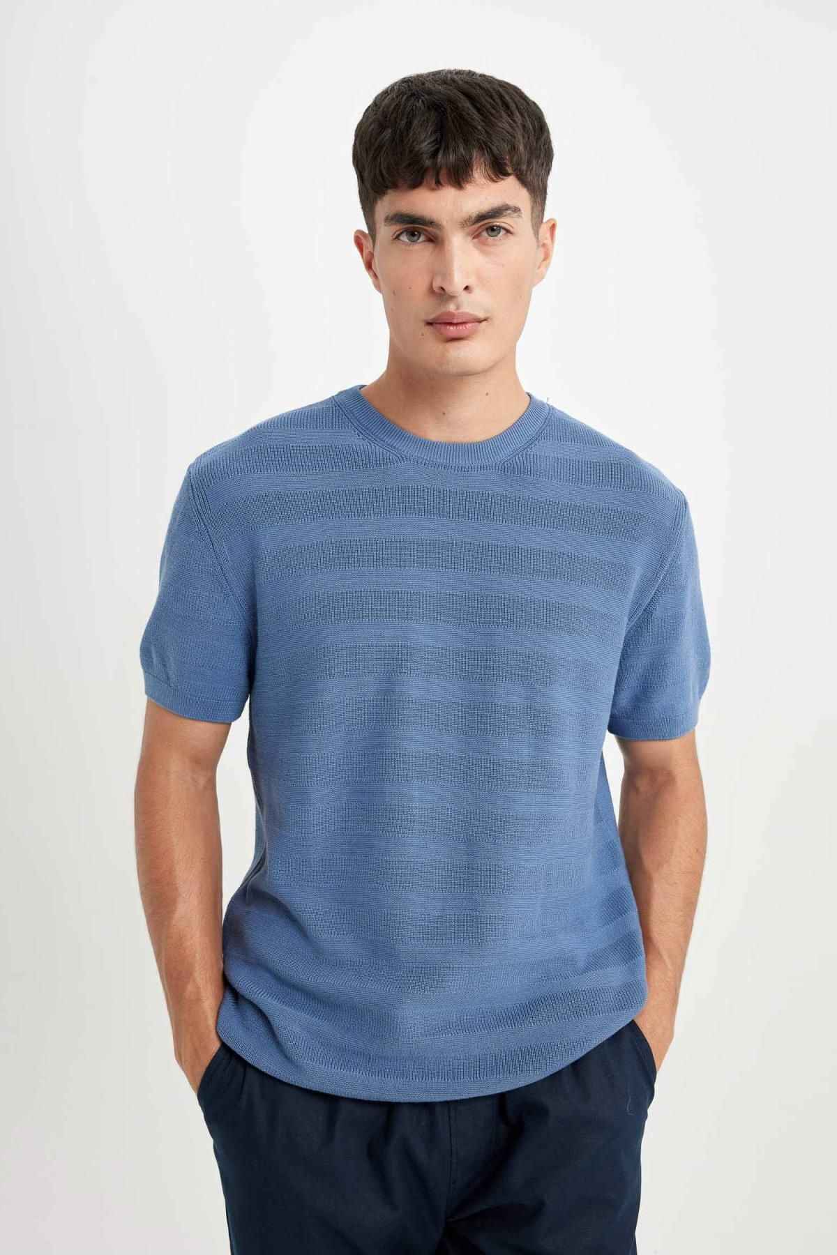 تیشرت آستین کوتاه پنبه ای یقه استاندارد