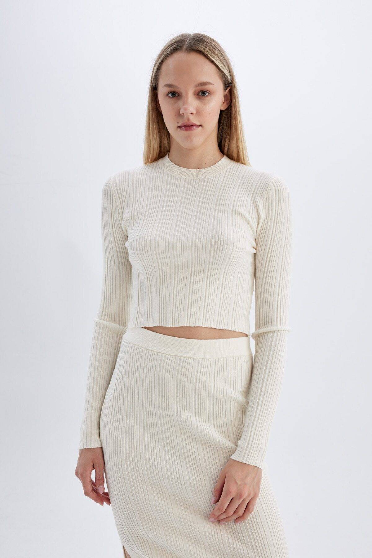 ژاکت بافتنی یقه اسلیم فیت