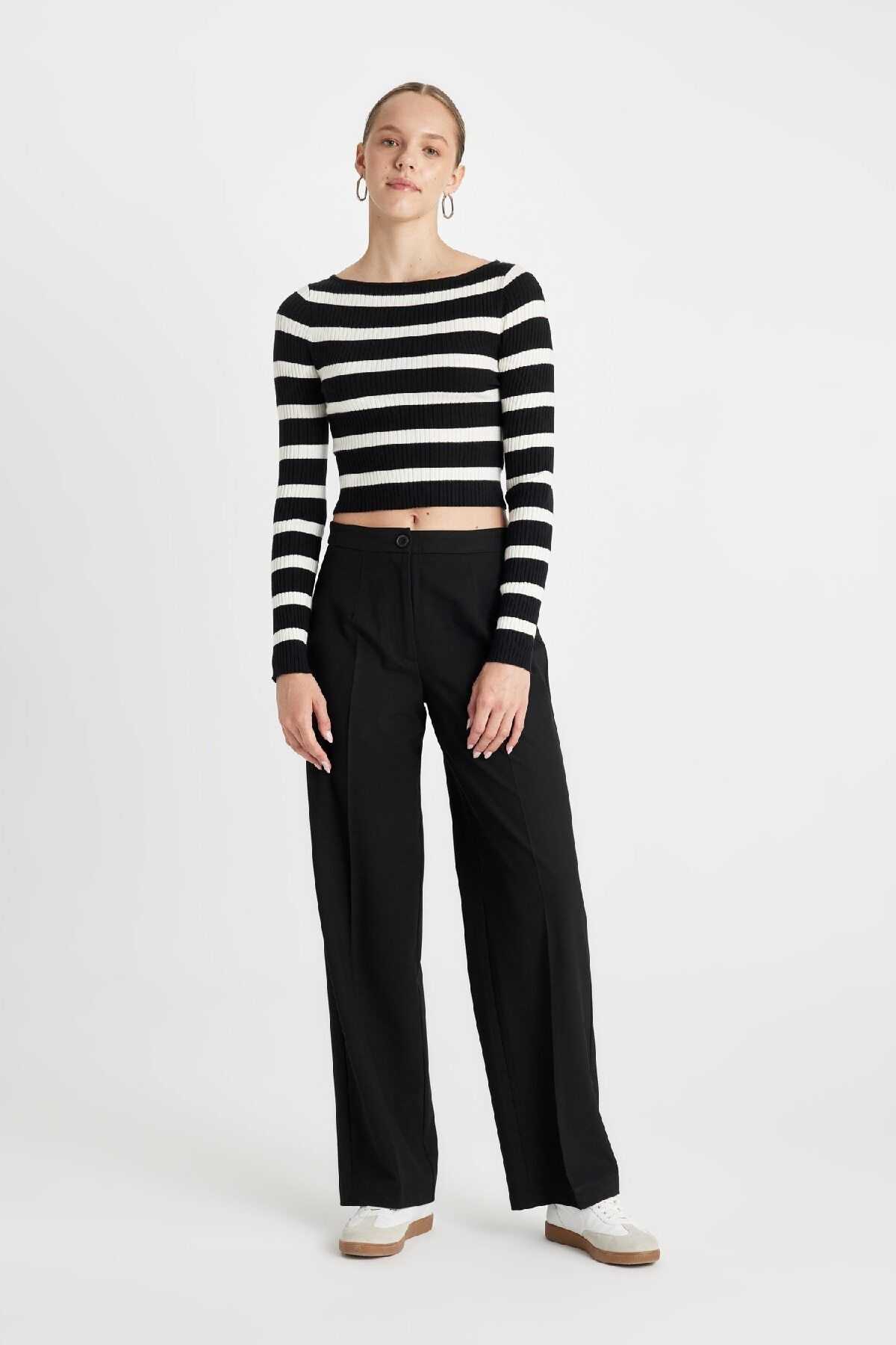 ژاکت یقه قایق راه راه باریک