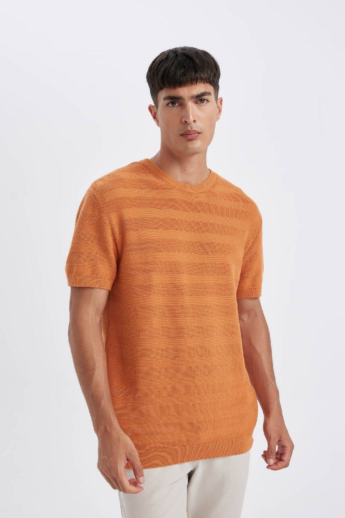 تیشرت آستین کوتاه پنبه ای یقه استاندارد