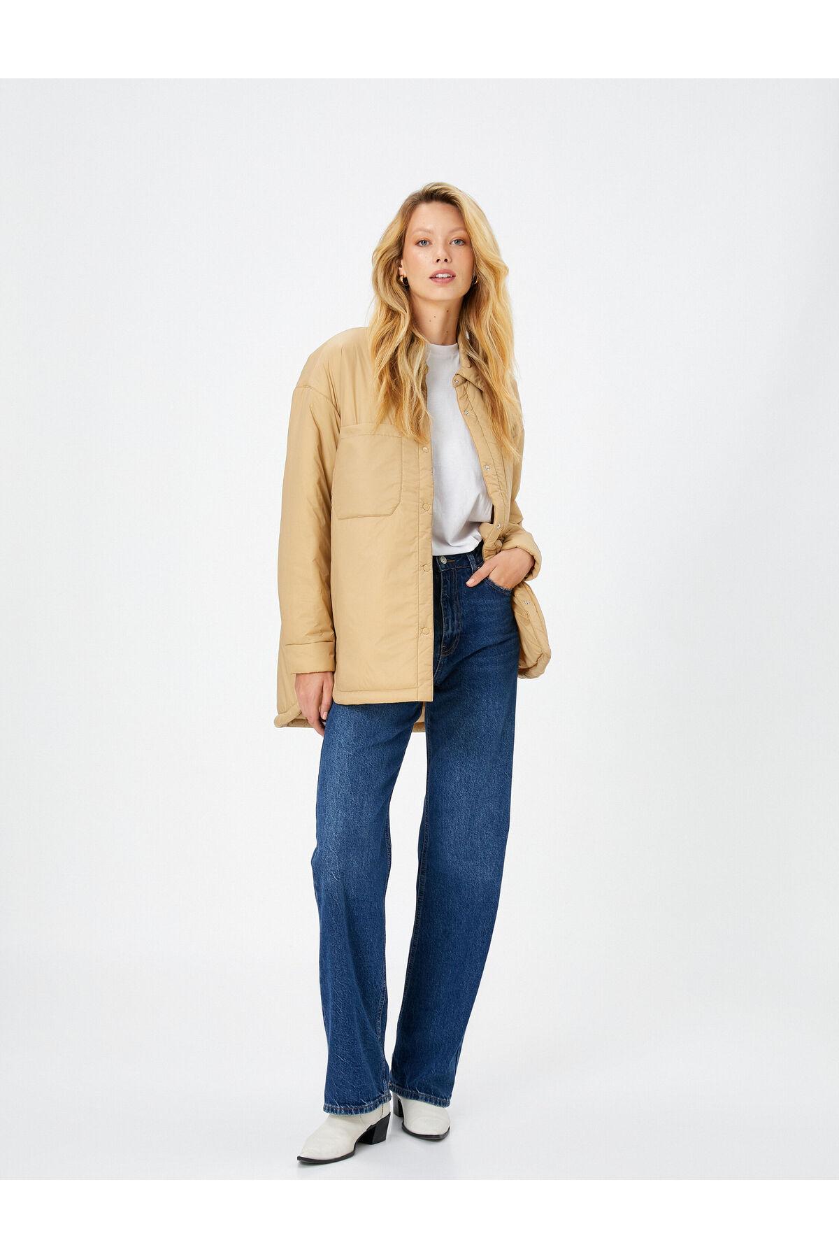 یقه پیراهن مفصل جیبی کت فصلی با دکمه های ضربه ای