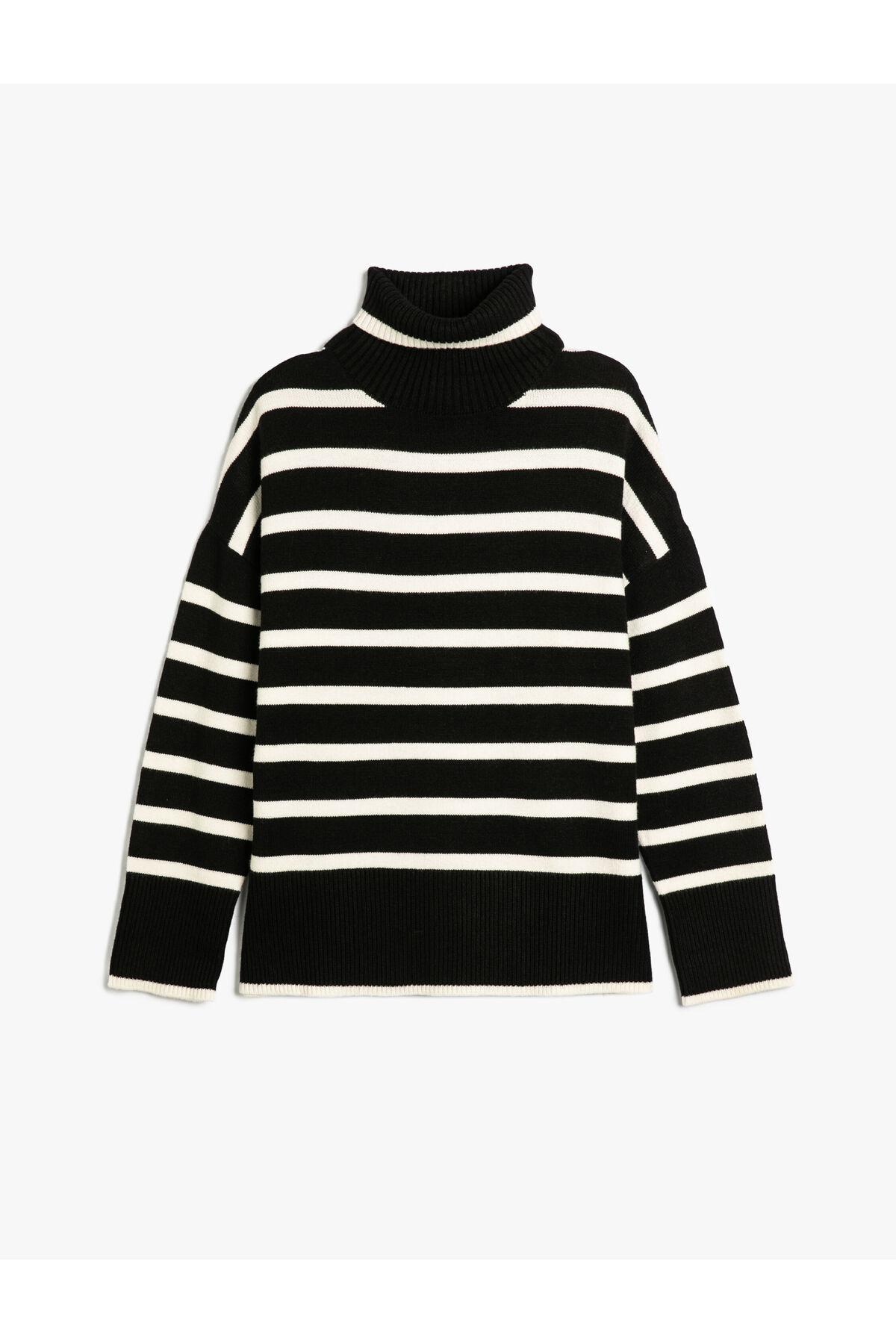 ژاکت یقه اسکی با شانه کم تناسب