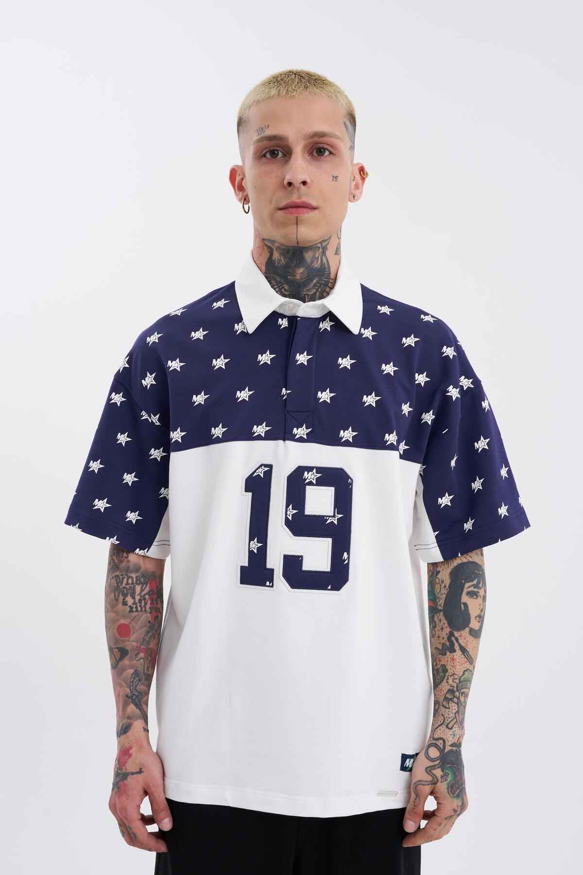 تیشرت مردانه یقه چوگان 19 گلدوزی شده به رنگ قهوه ای بژ