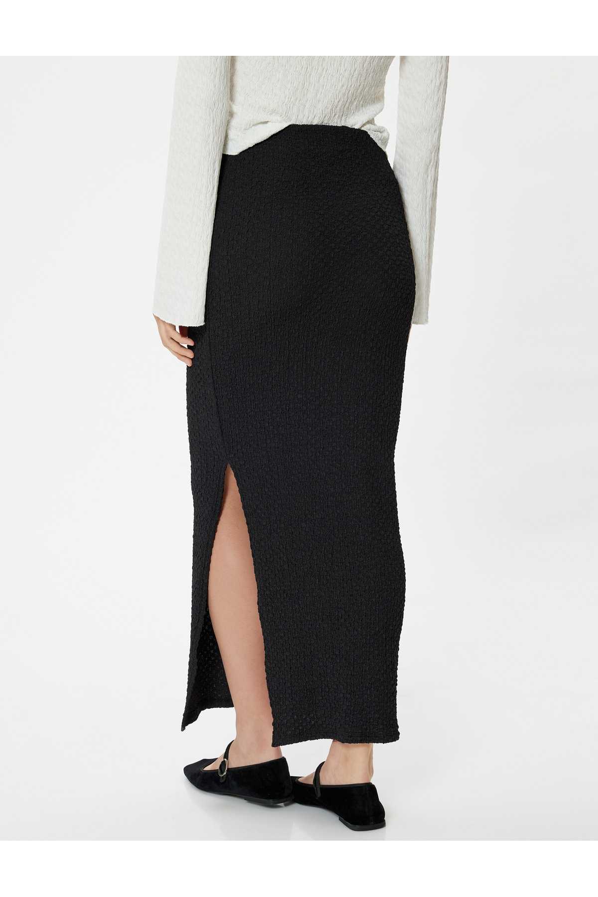 دامن مدادی بافت با چاک میدی با جزییات باریک