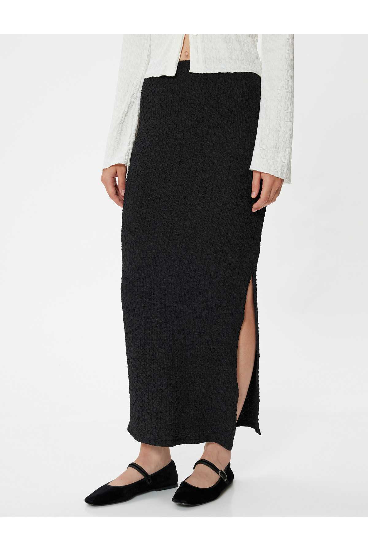 دامن مدادی بافت با چاک میدی با جزییات باریک