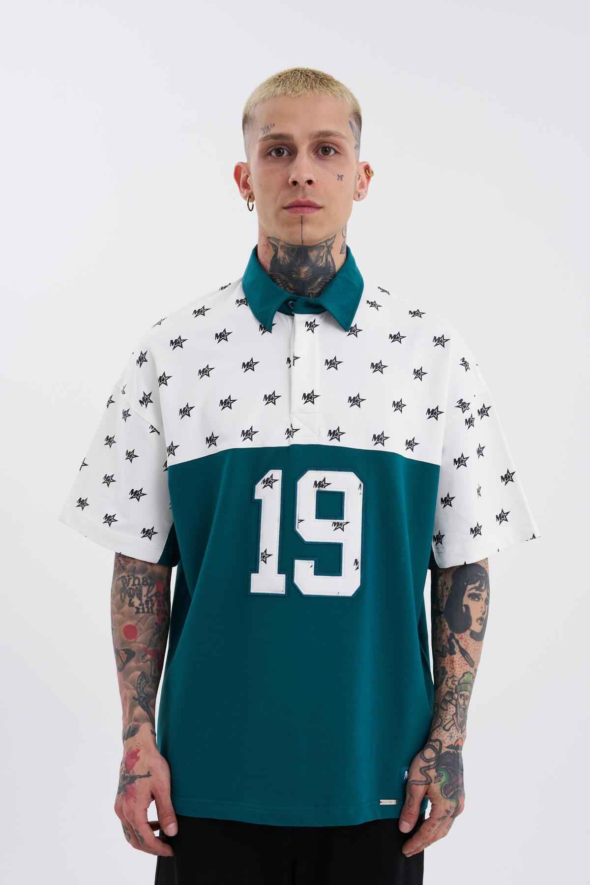 تیشرت مردانه یقه چوگان 19 گلدوزی شده به رنگ قهوه ای بژ