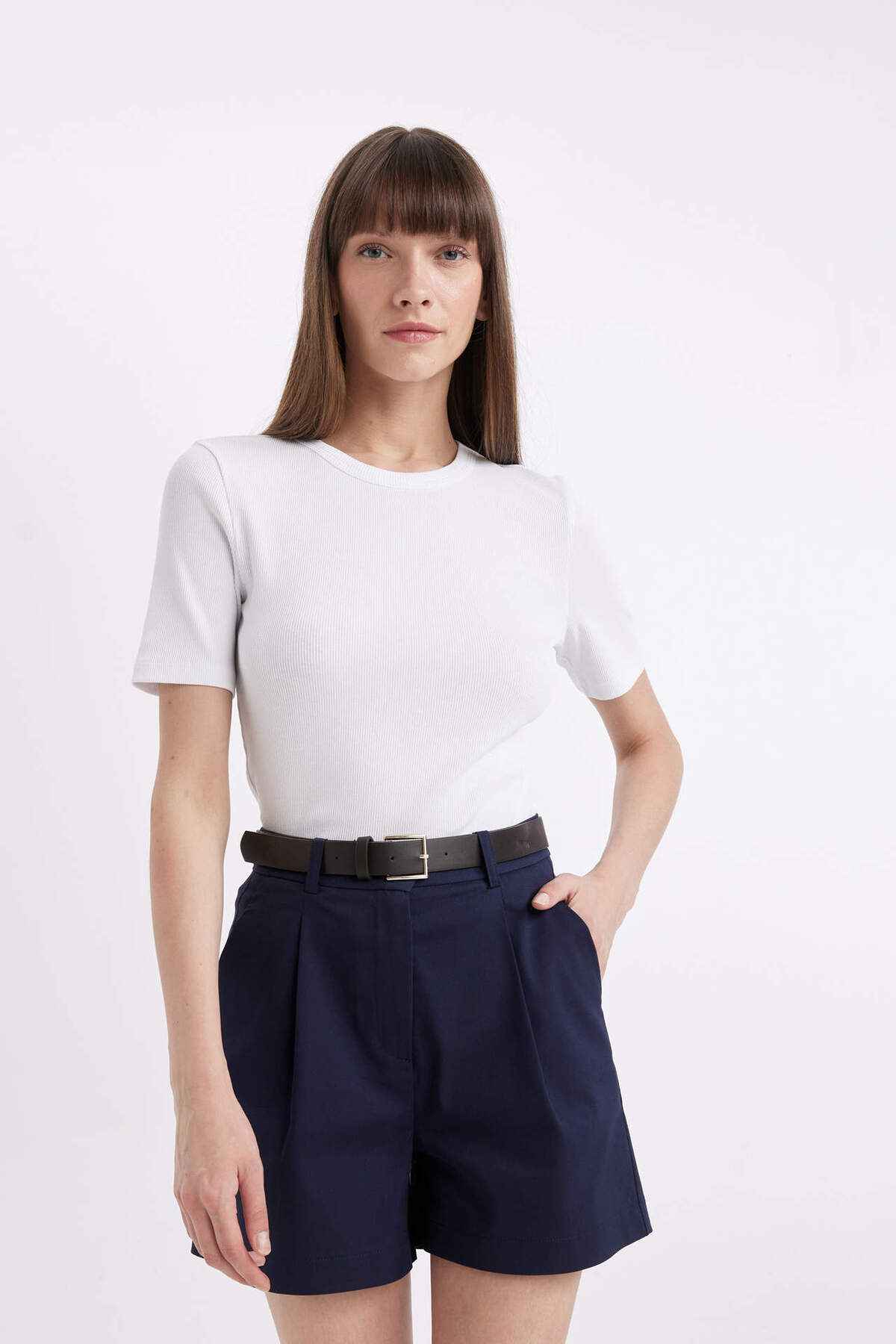 تیشرت آستین کوتاه یقه اسلیم فیت