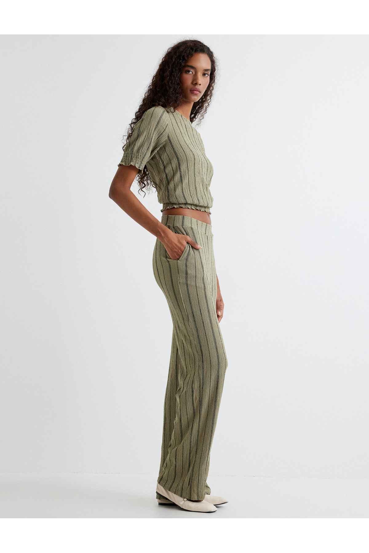 جیب شلوار گشاد با بافت کمر استاندارد