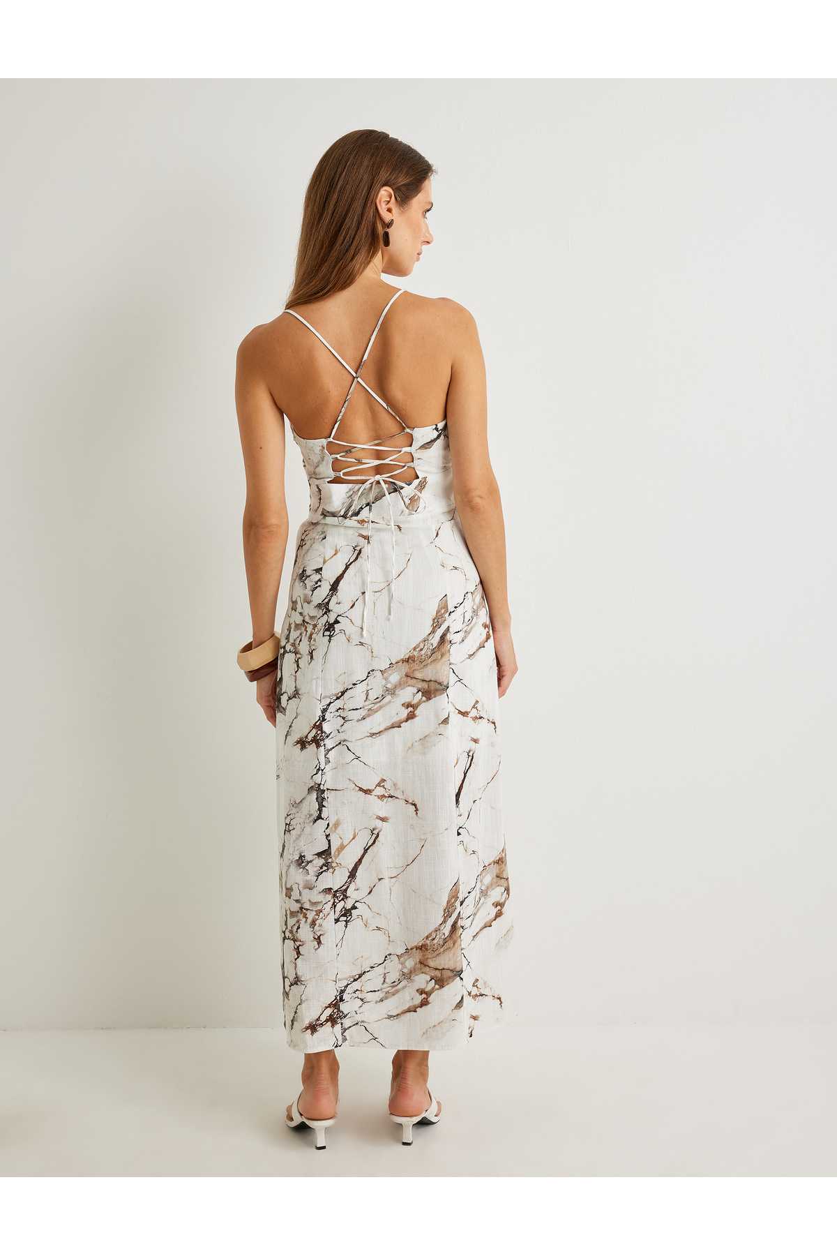 X Şahika Ercümen - لباس میدی