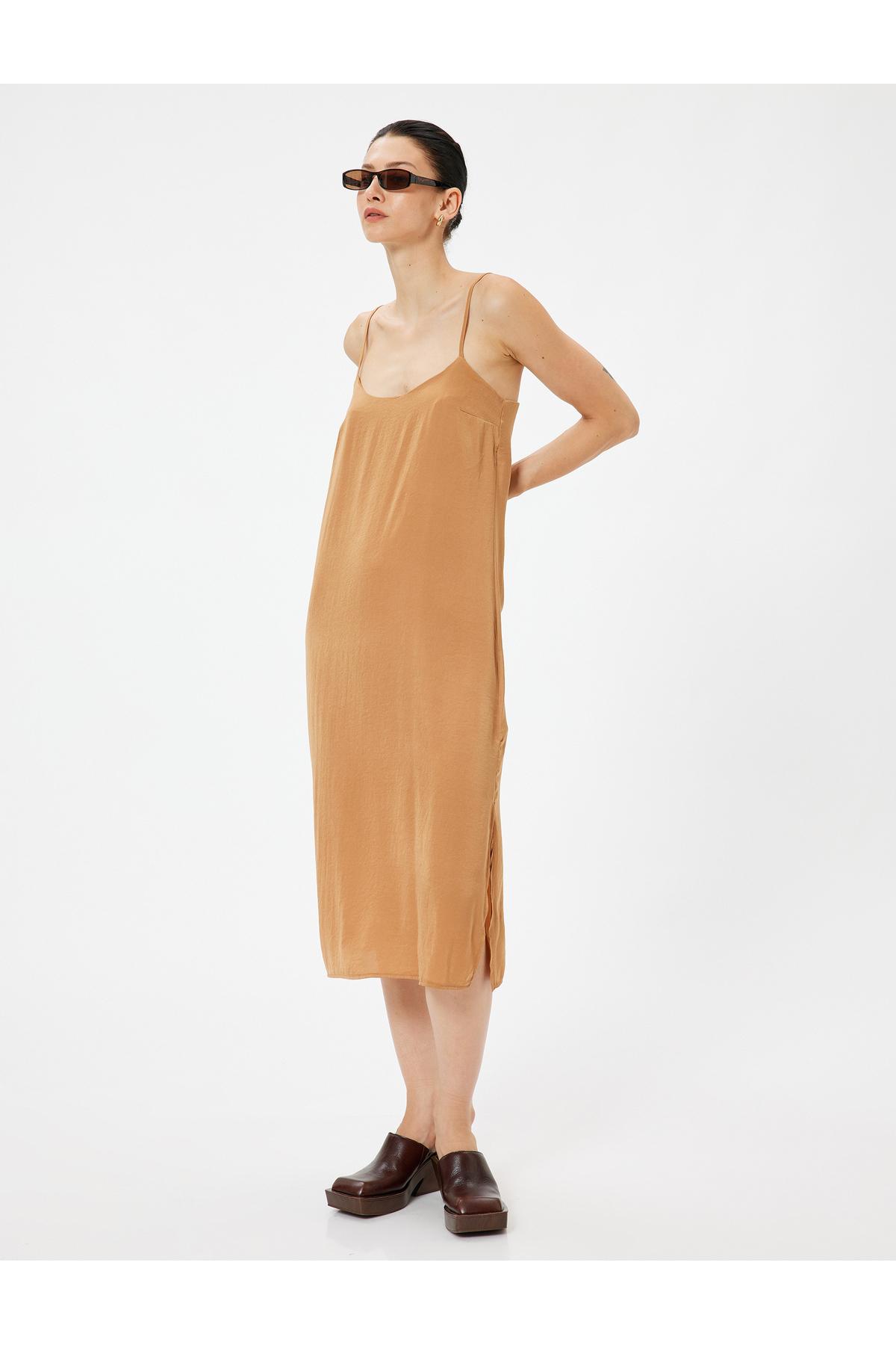 لباس میدی بند نازک با پارچه کرپ با جزئیات چاک دار