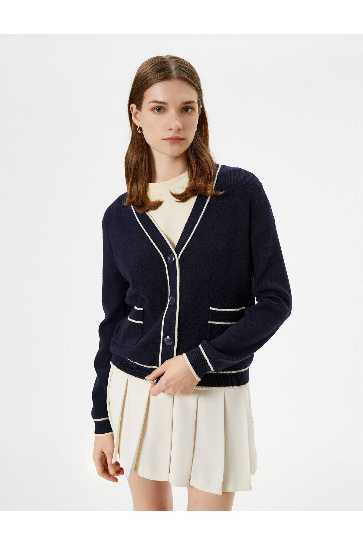 لباس بافتنی یقه V جیبی دکمه دار ژاکت کش باف پشمی