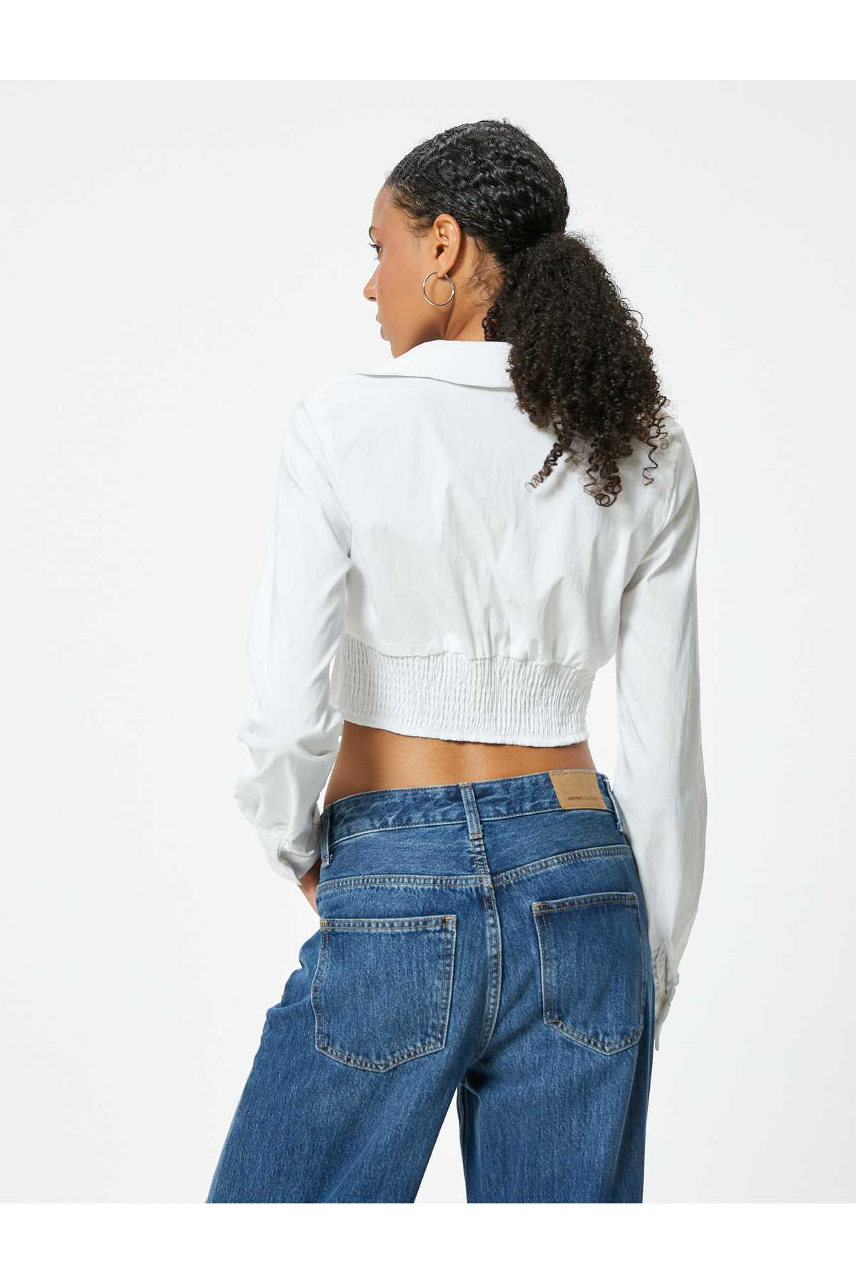 بلوز Crop یقه V-آستین بلند لوازم جانبی فلزی باریک