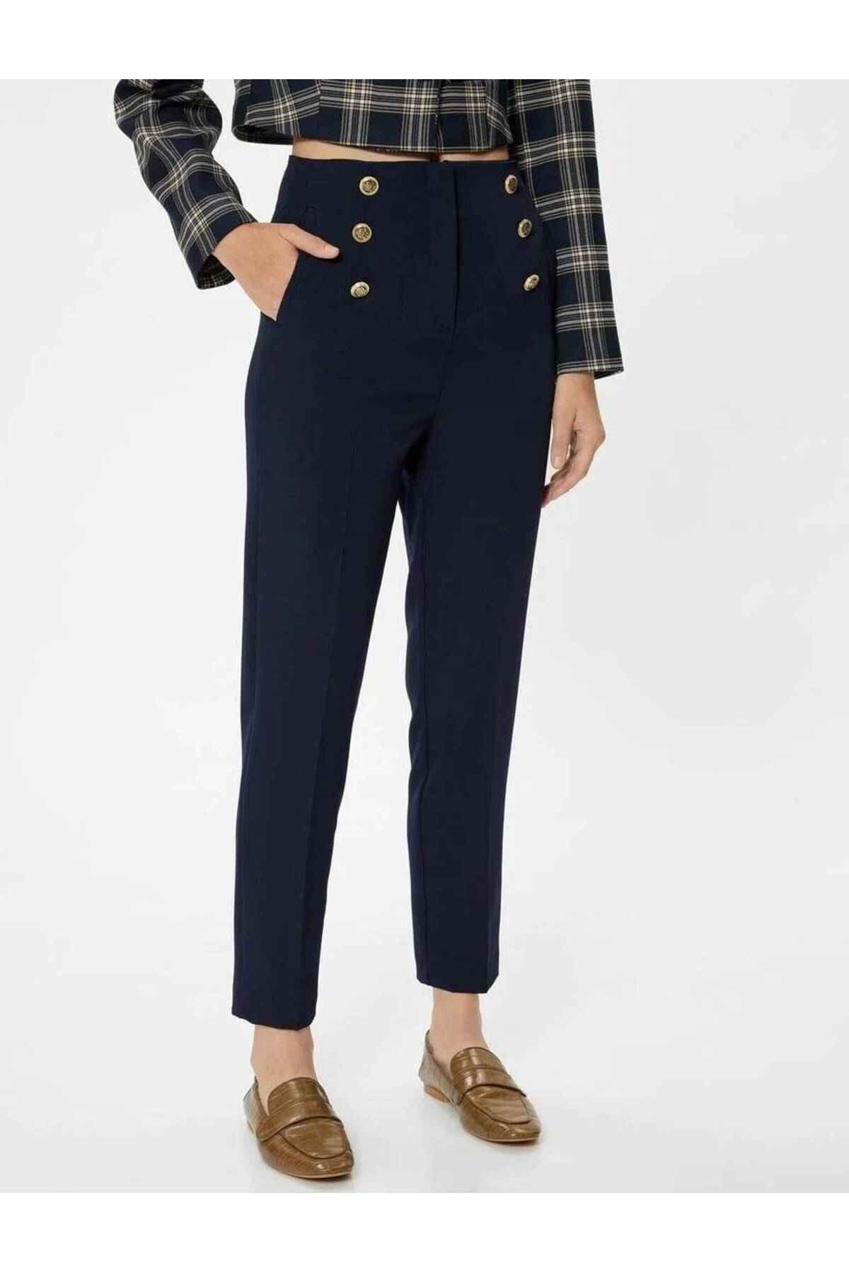 شلوار سیگاری کمر بلند با جزئیات دکمه طلایی