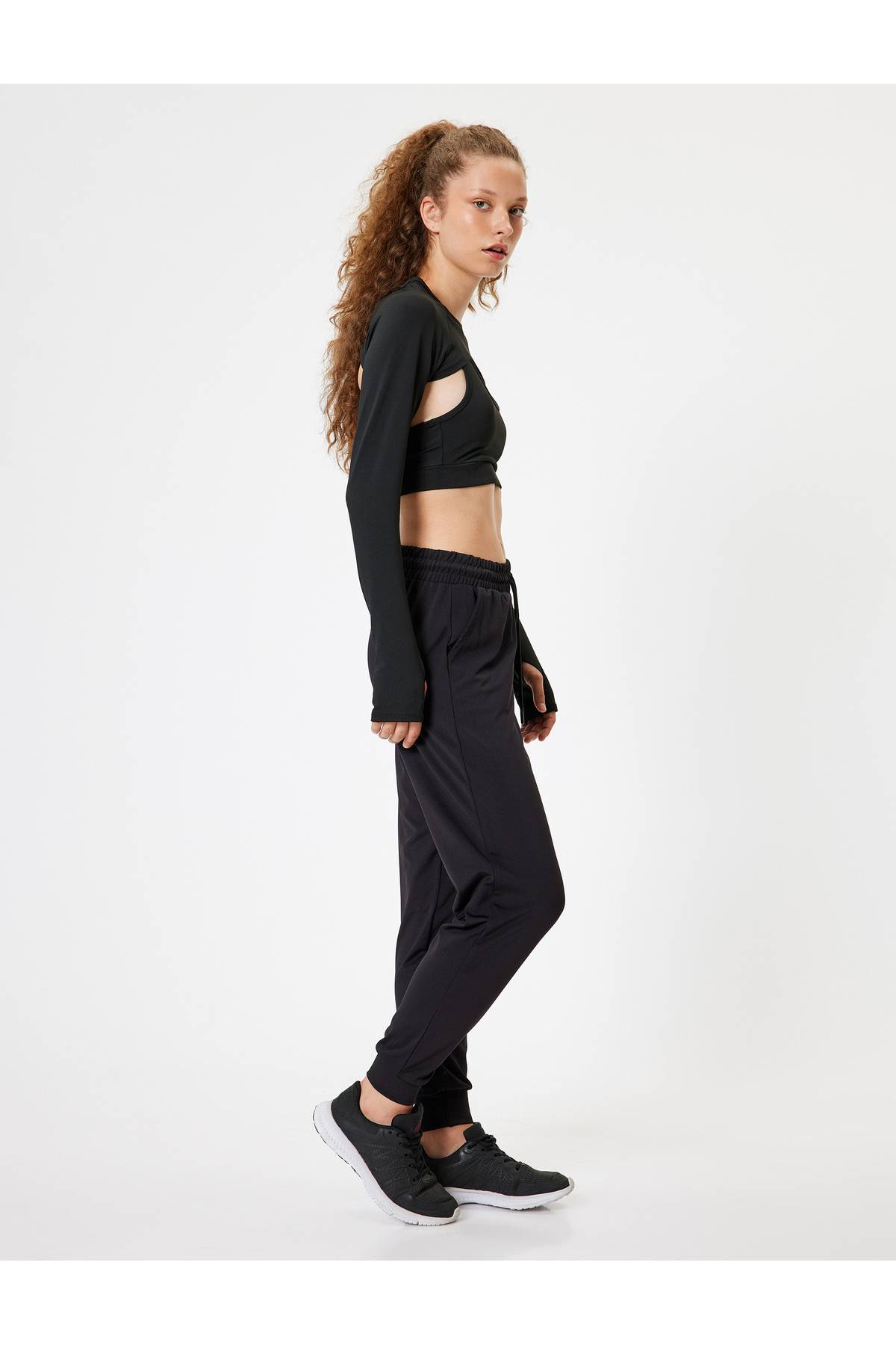 شلوار ورزشی Jogger با کمربند توری بسیار باریک