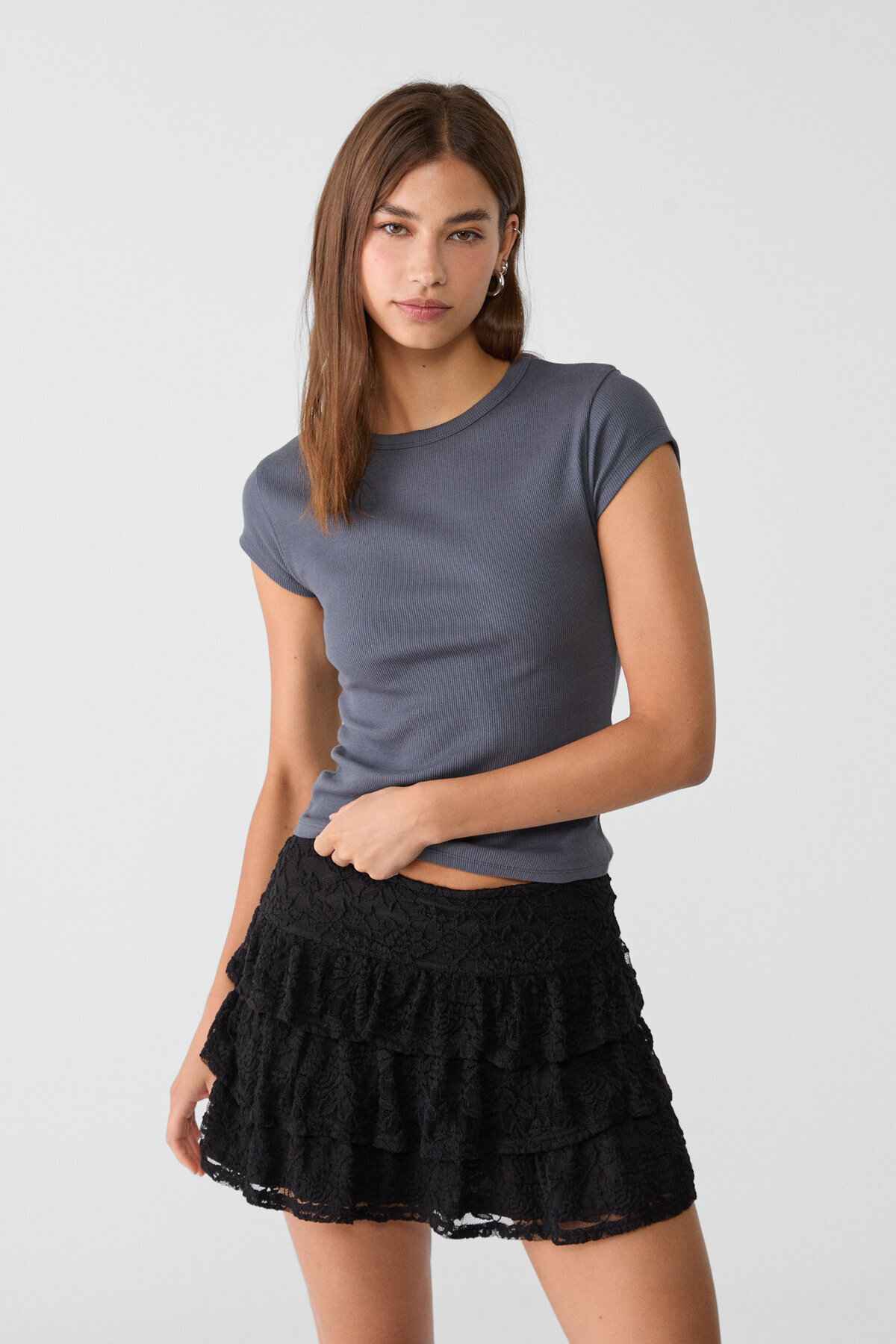 دامن کوتاه توری روان