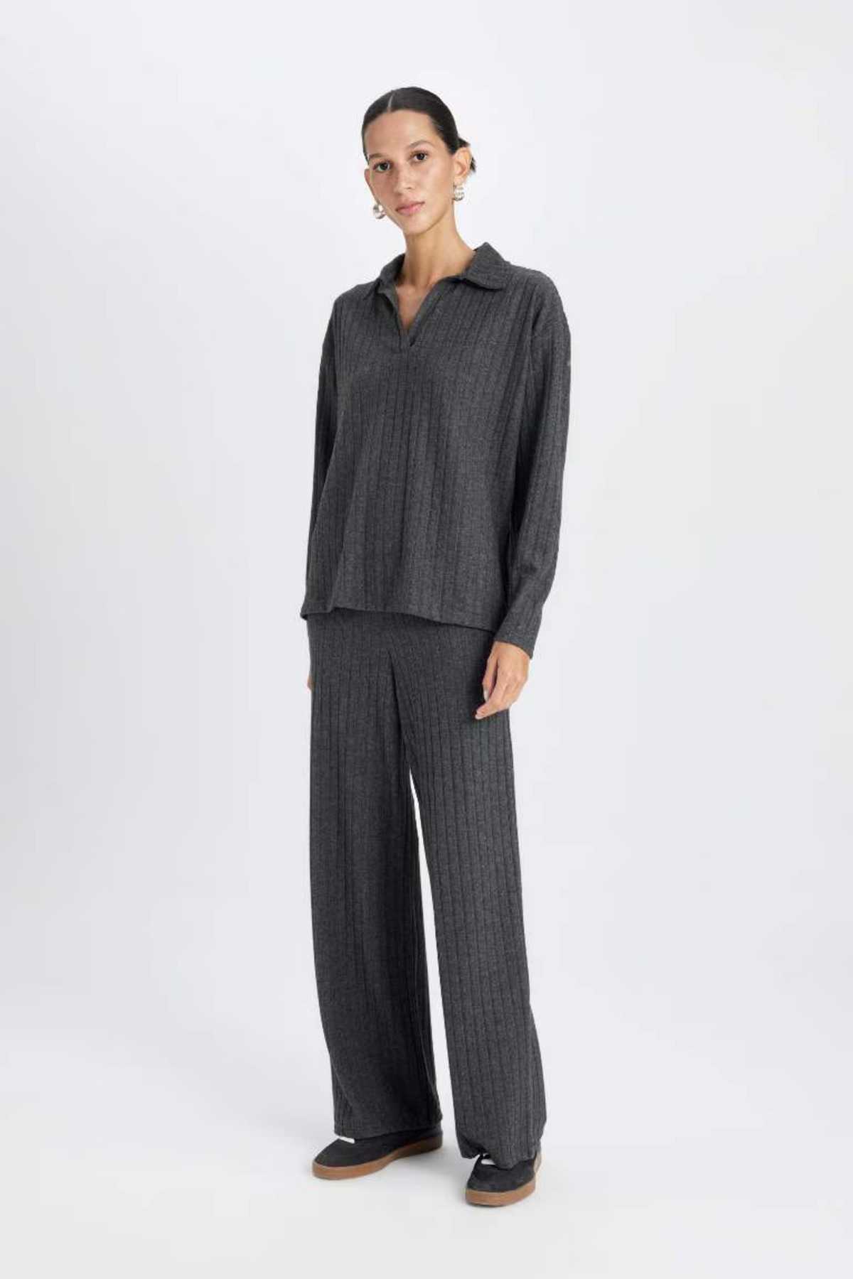 شلوار گرمکن کمردار معمولی B2405ax24au