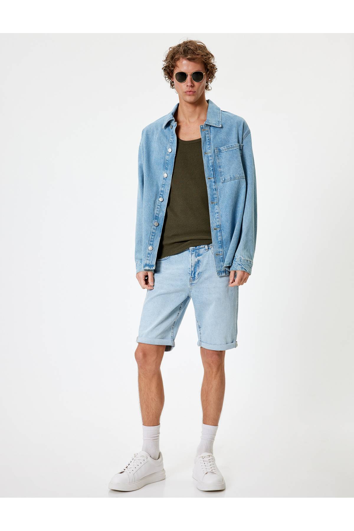 شلوارک جین باریک با دکمه کاف تاشو برمودا