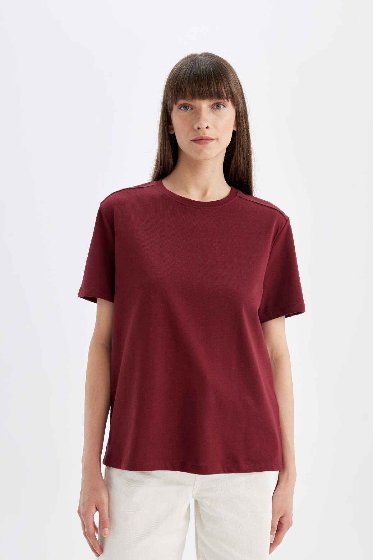 تیشرت آستین کوتاه یقه پریمیوم با تناسب معمولی