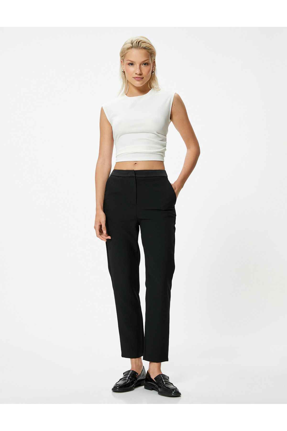 شلوار پارچه ای هویج برش جیب کمر استاندارد